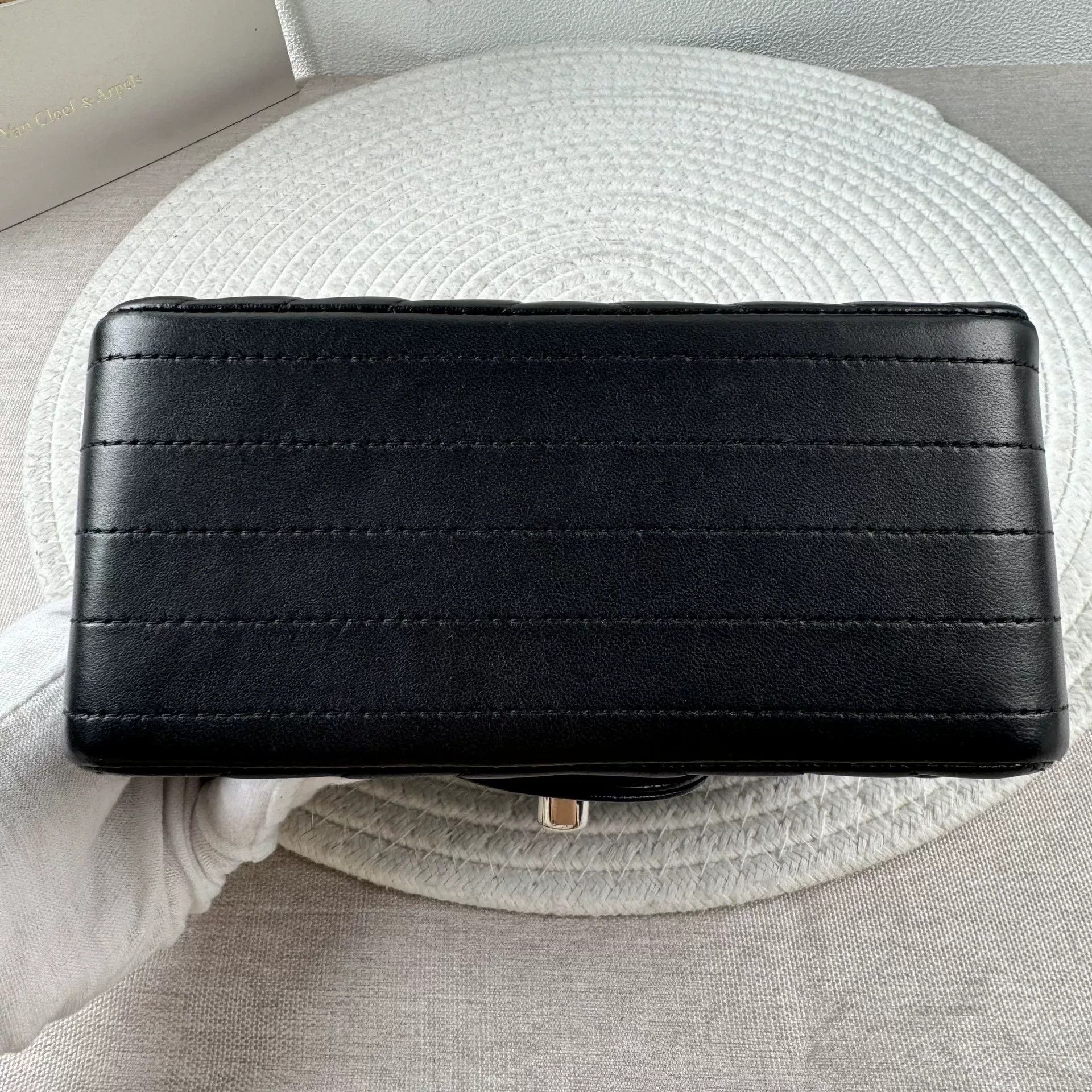 Chanel Pre-loved Bag Very good condition Size ONE SIZE - 8 Thumbnail