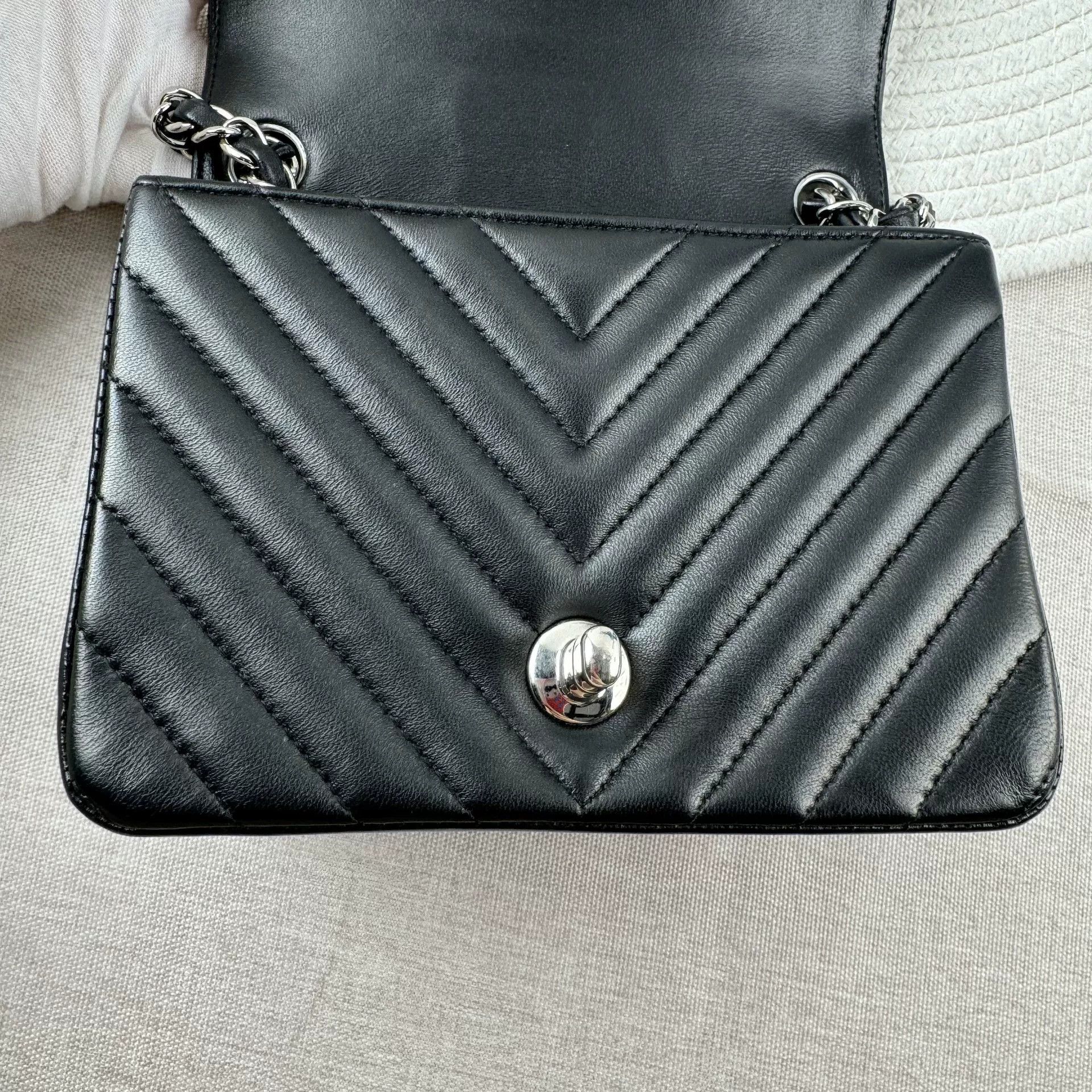 Chanel Pre-loved Bag Very good condition Size ONE SIZE - 6 Thumbnail