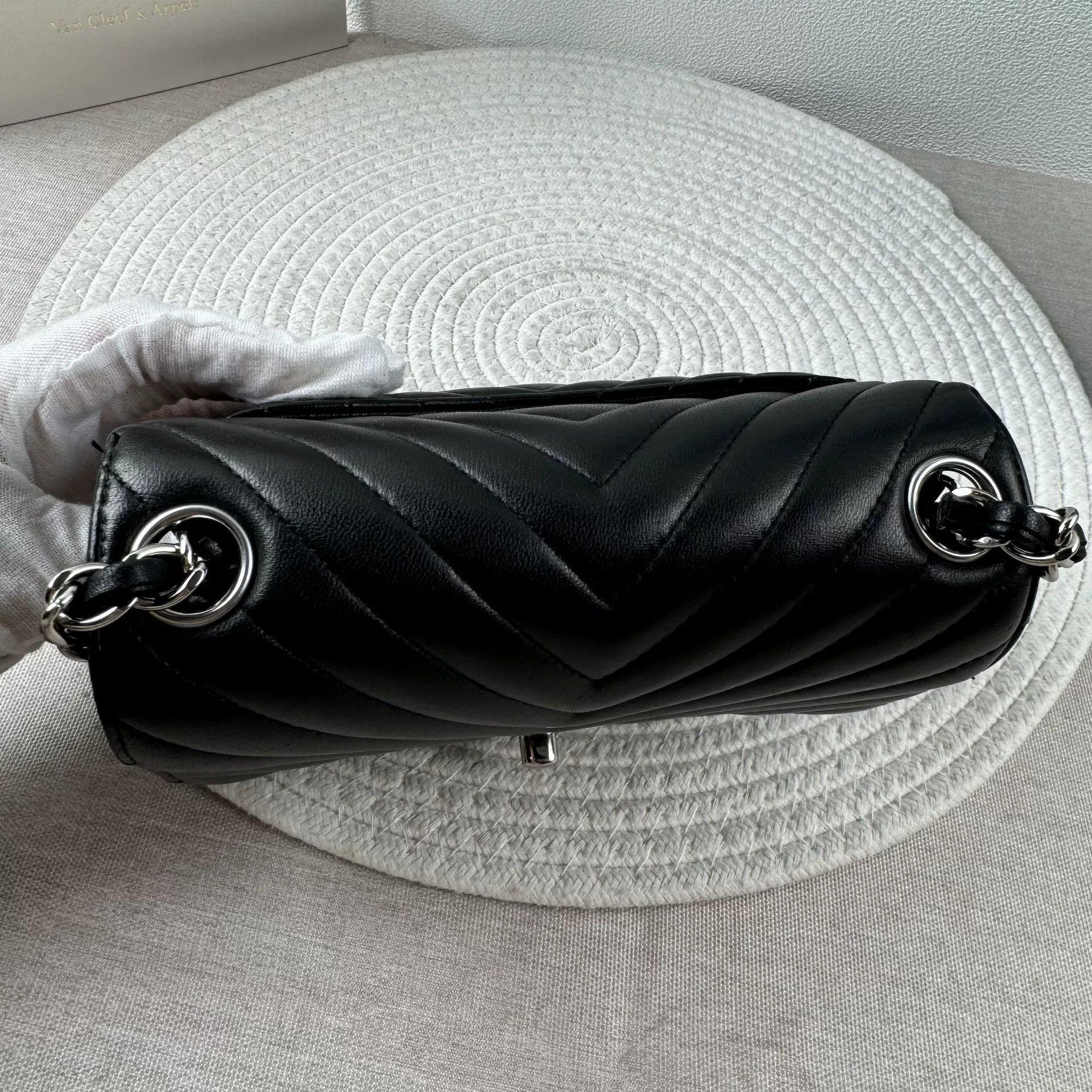 Chanel Pre-loved Bag Very good condition Size ONE SIZE - 9 Thumbnail
