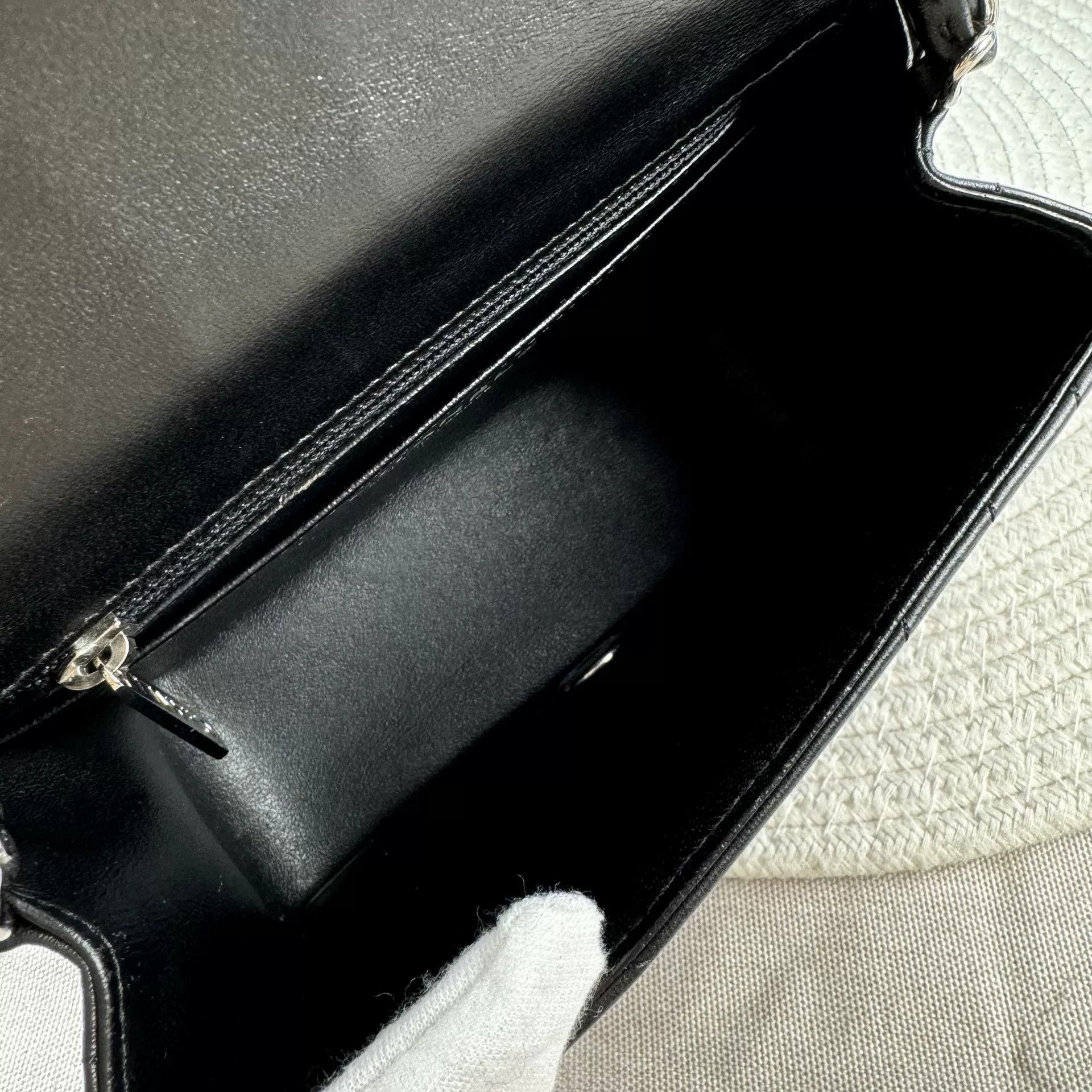 Chanel Pre-loved Bag Very good condition Size ONE SIZE - 2 Thumbnail