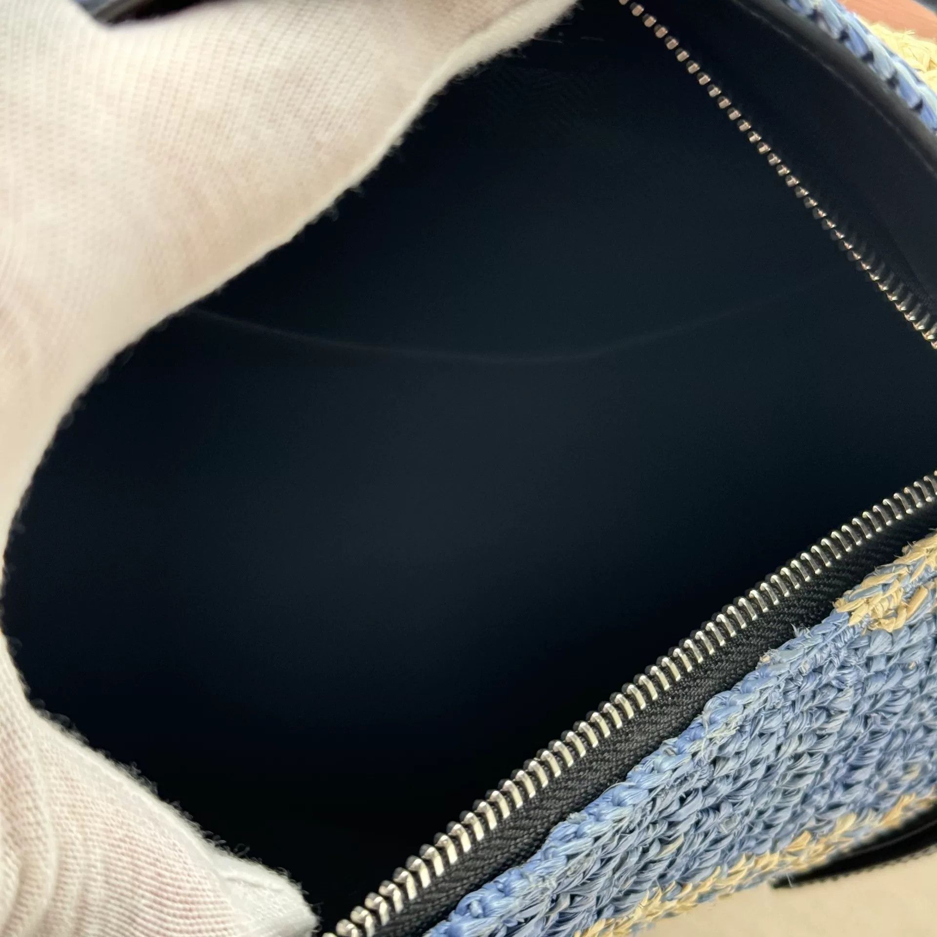 Loewe Pre-loved Bag Very good condition Size ONE SIZE - 8 Thumbnail