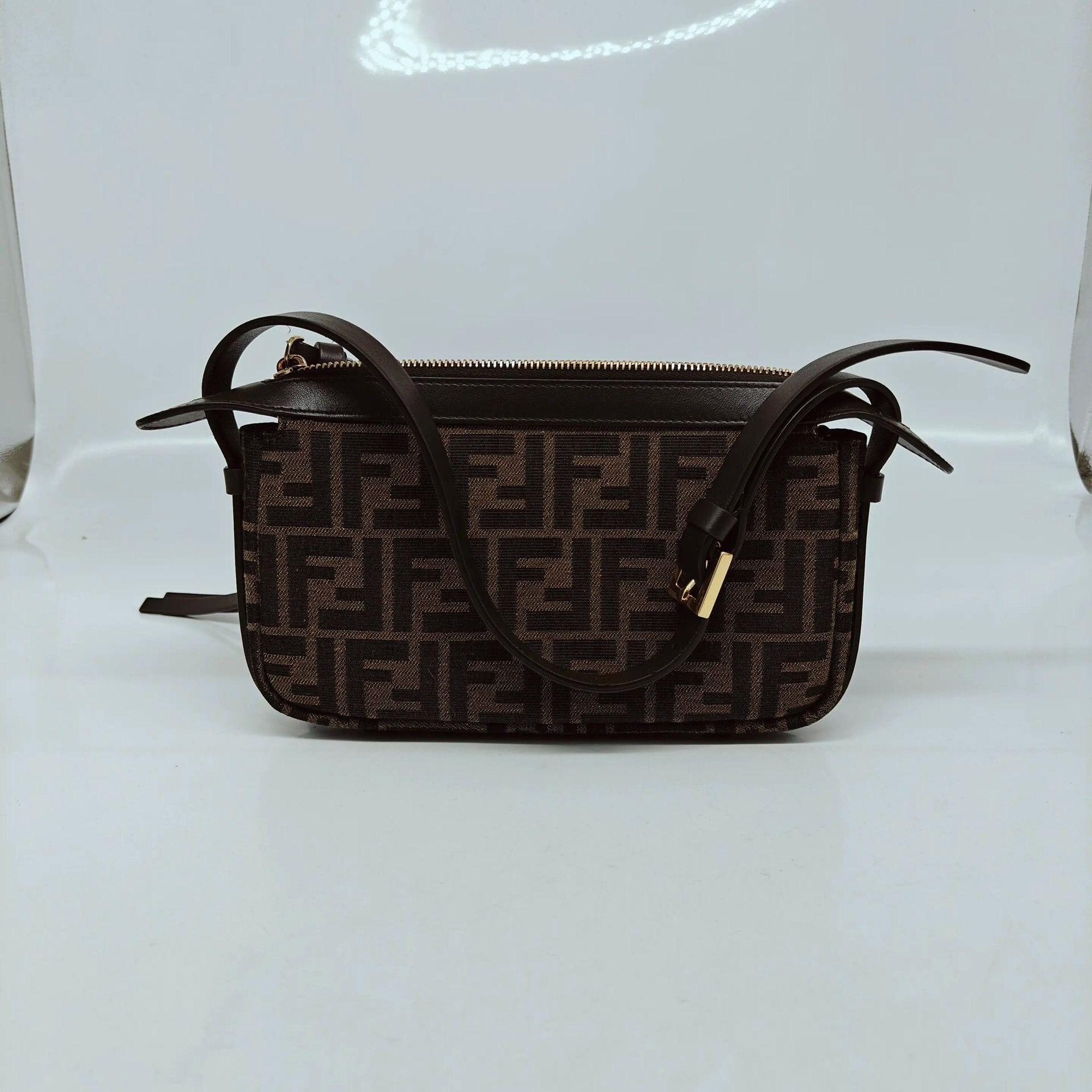 Fendi Pre-loved Bag Very good condition Size ONE SIZE - 3 Thumbnail