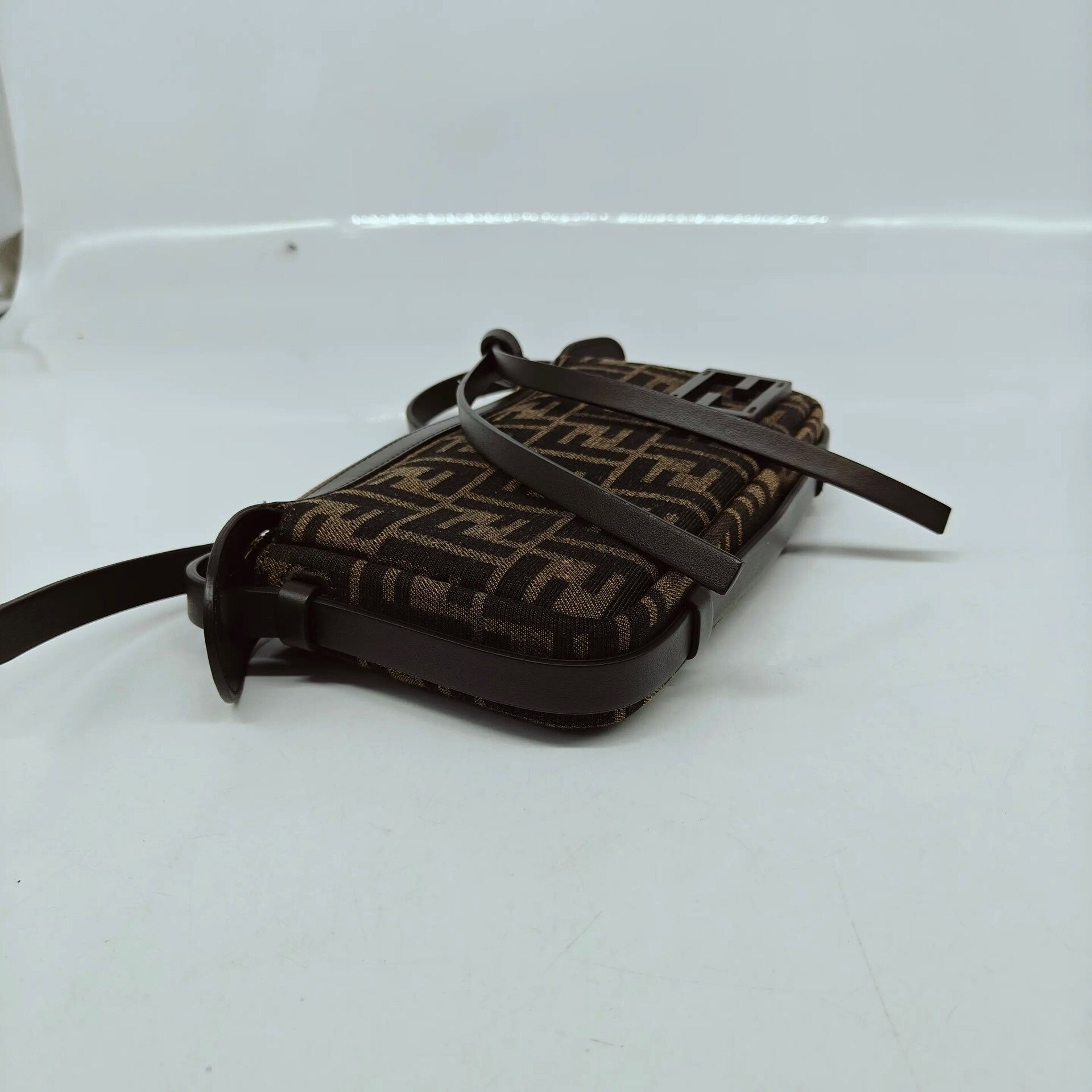 Fendi Pre-loved Bag Very good condition Size ONE SIZE - 7 Thumbnail