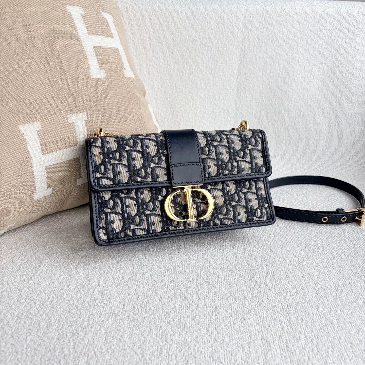 Dior Pre-loved Bag Very good condition Size ONE SIZE - 6 Thumbnail
