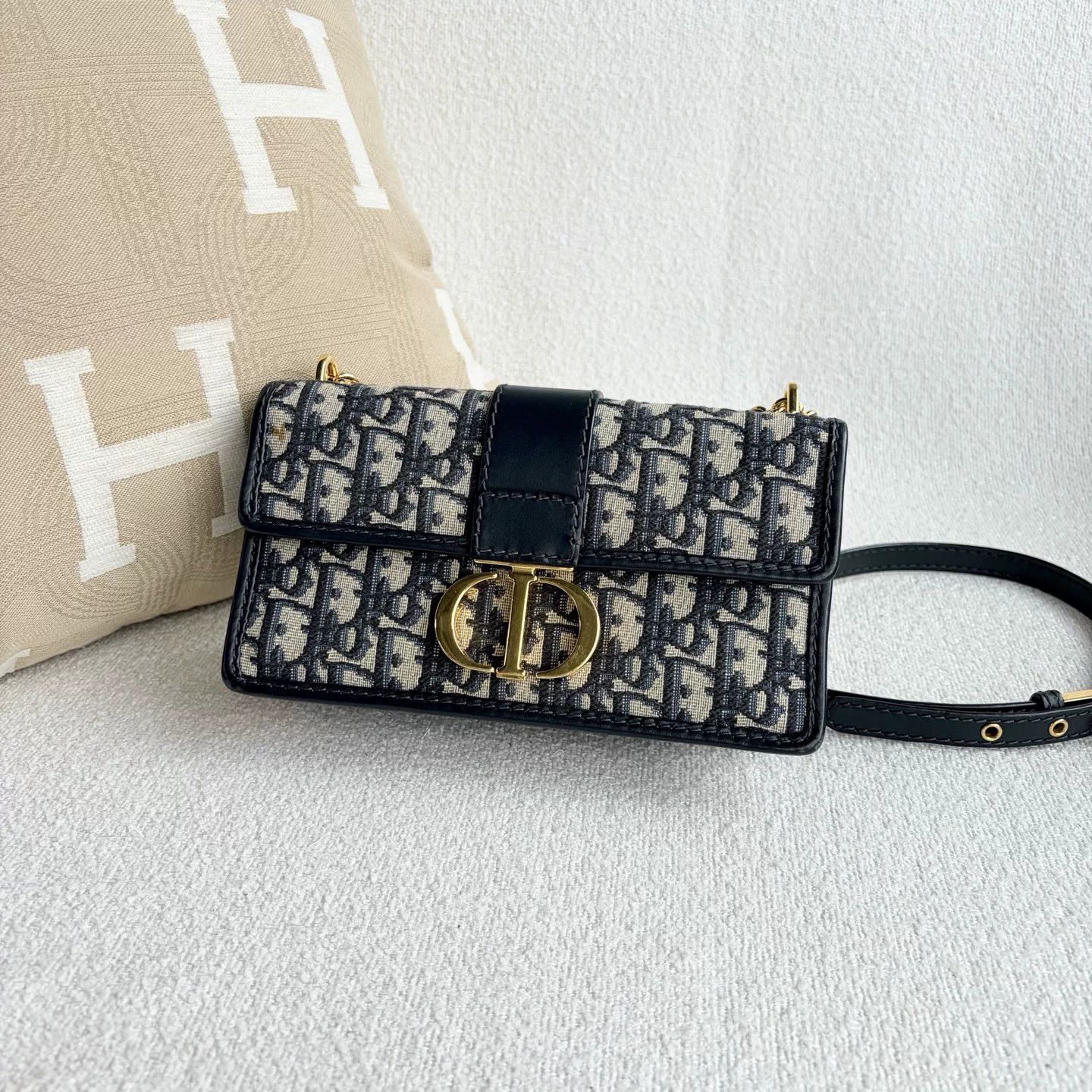 Dior Pre-loved Bag Very good condition Size ONE SIZE - 4 Thumbnail