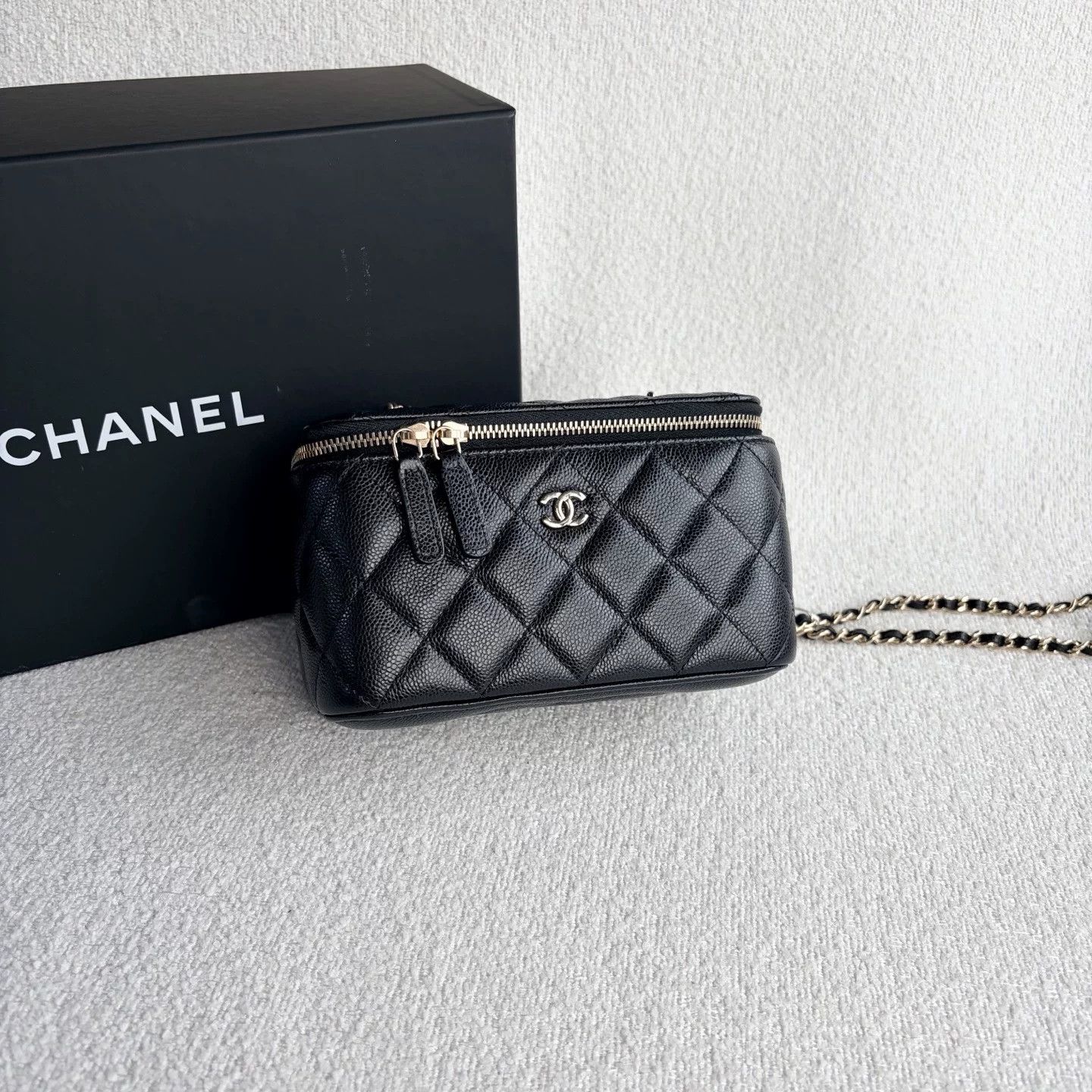 Chanel Pre-loved Bag Very good condition Size ONE SIZE - 6 Thumbnail