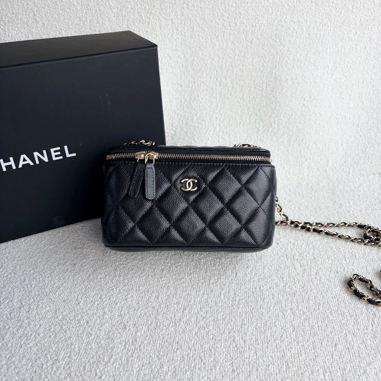 Chanel Pre-loved Bag Very good condition Size ONE SIZE - 2 Thumbnail