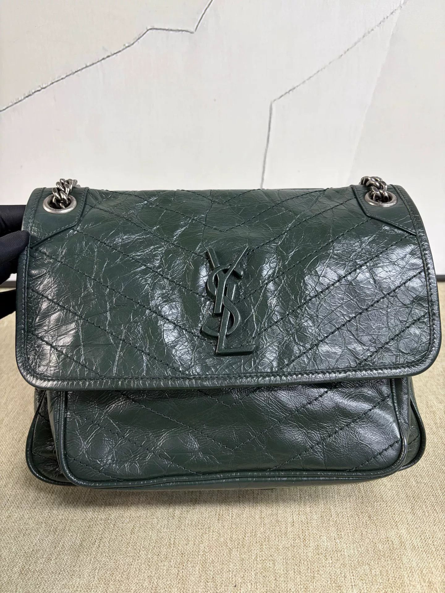 Saint Laurent Paris Pre-loved Bag Very good condition Size ONE SIZE - 4 Thumbnail