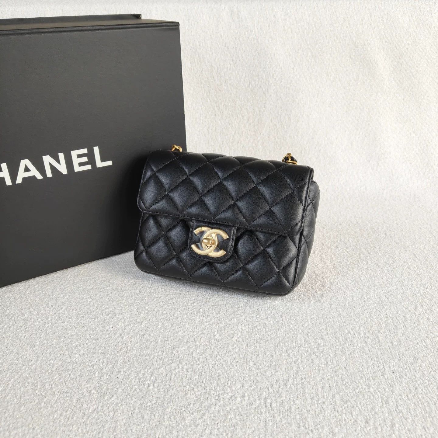 Chanel Pre-loved Bag Very good condition Size ONE SIZE - 4 Thumbnail