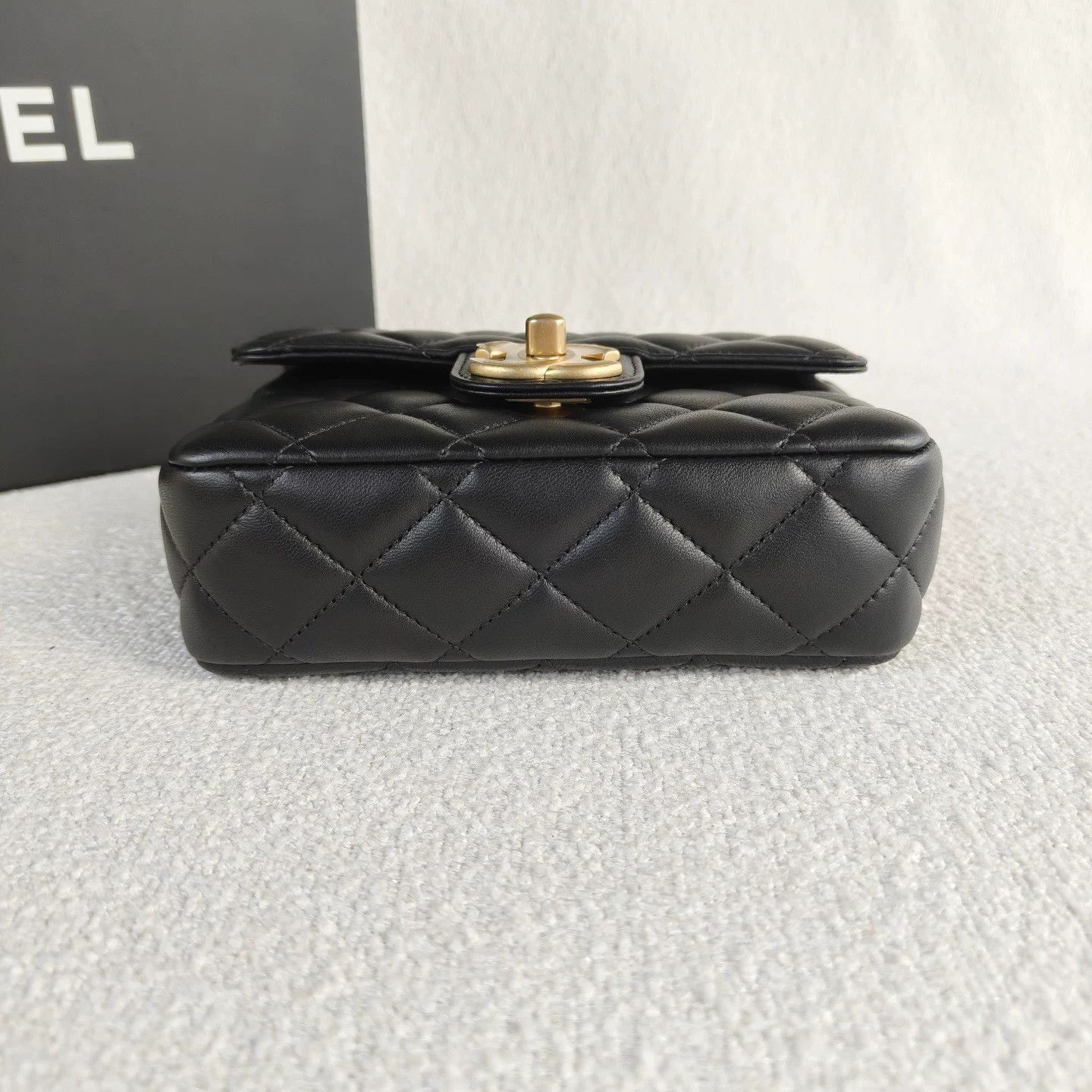 Chanel Pre-loved Bag Very good condition Size ONE SIZE - 5 Thumbnail
