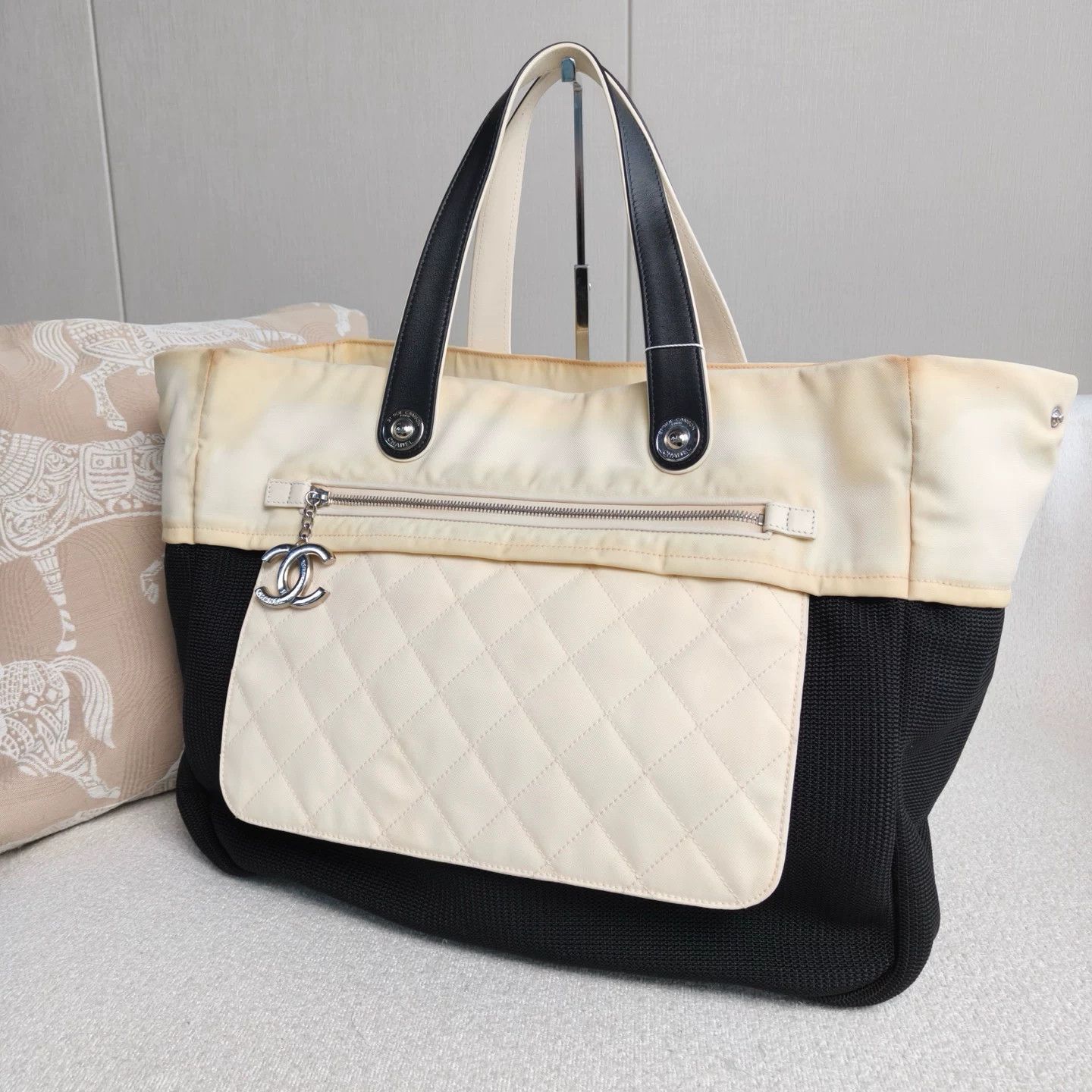Chanel Pre-loved Bag Very good condition Size ONE SIZE - 4 Thumbnail
