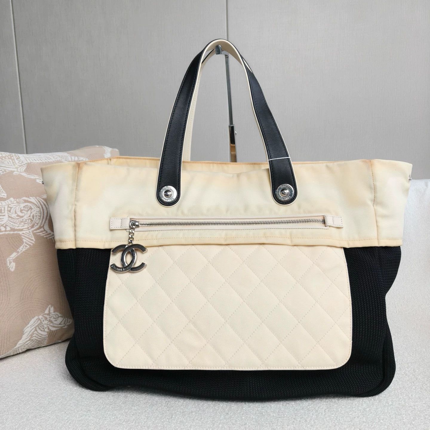 Chanel Pre-loved Bag Very good condition Size ONE SIZE - 2 Thumbnail