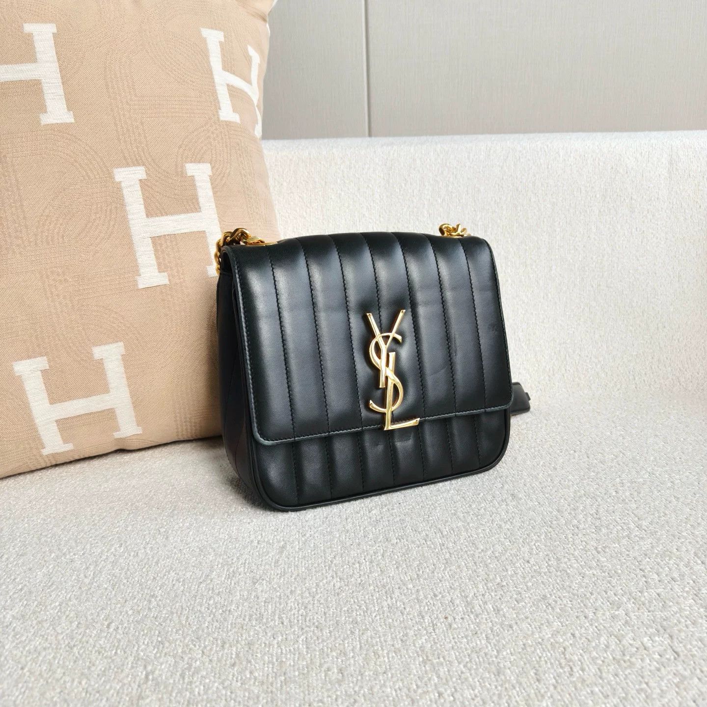 Saint Laurent Paris Pre-loved Bag Very good condition Size ONE SIZE - 6 Thumbnail