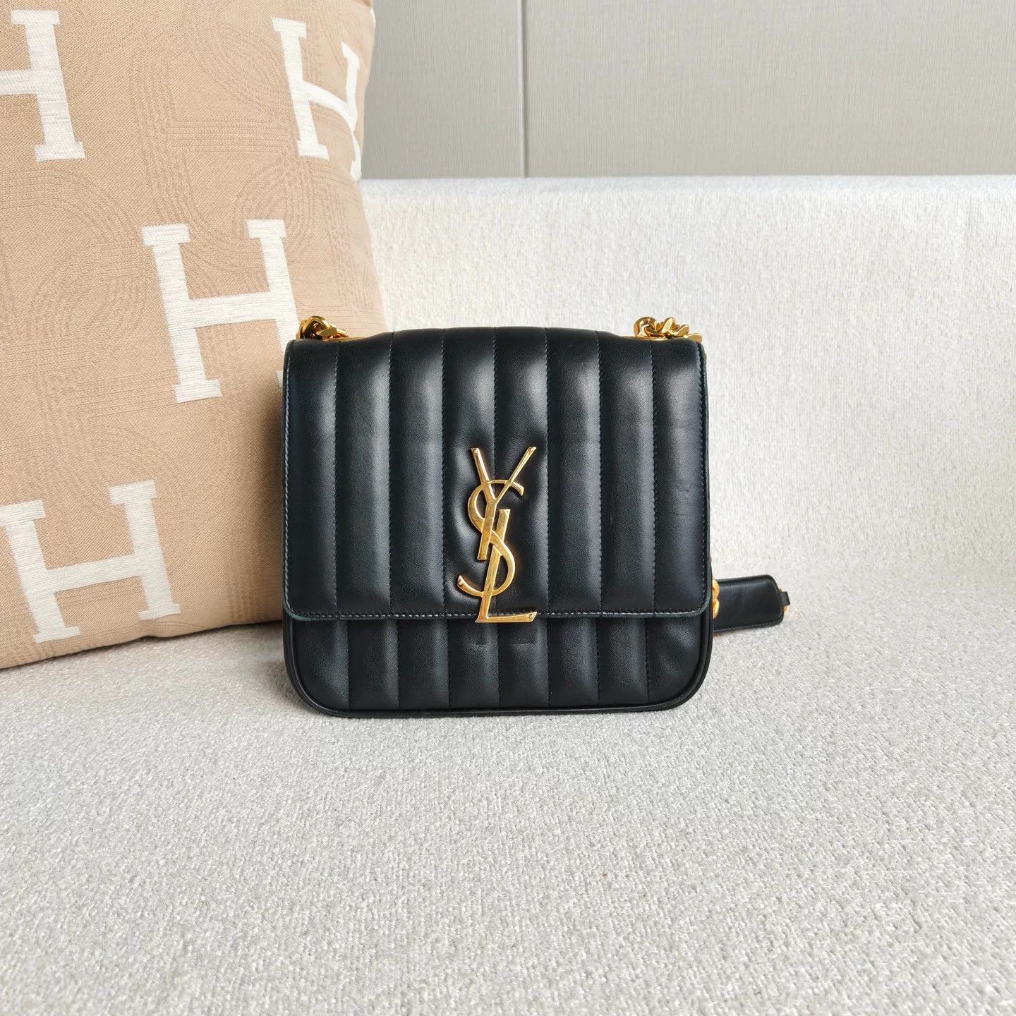 Saint Laurent Paris Pre-loved Bag Very good condition Size ONE SIZE - 2 Thumbnail