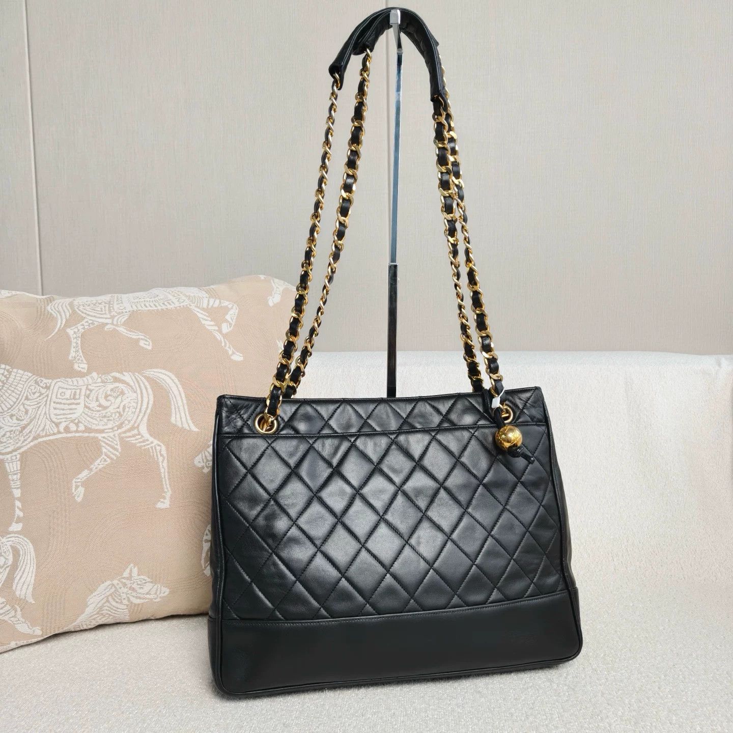 Chanel Pre-loved Bag Very good condition Size ONE SIZE - 4 Thumbnail
