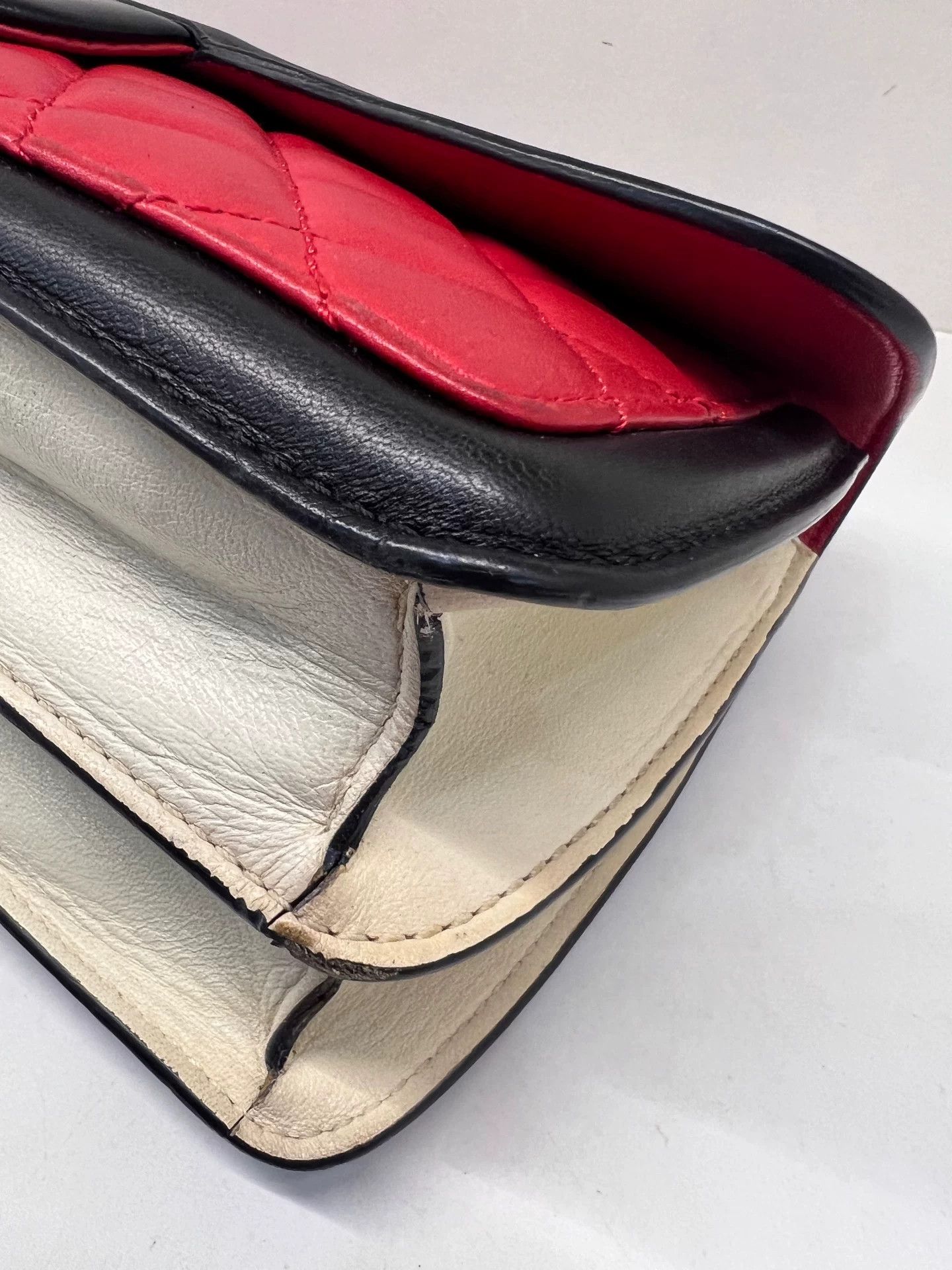 Chanel Pre-loved Bag Very good condition Size ONE SIZE - 3 Thumbnail
