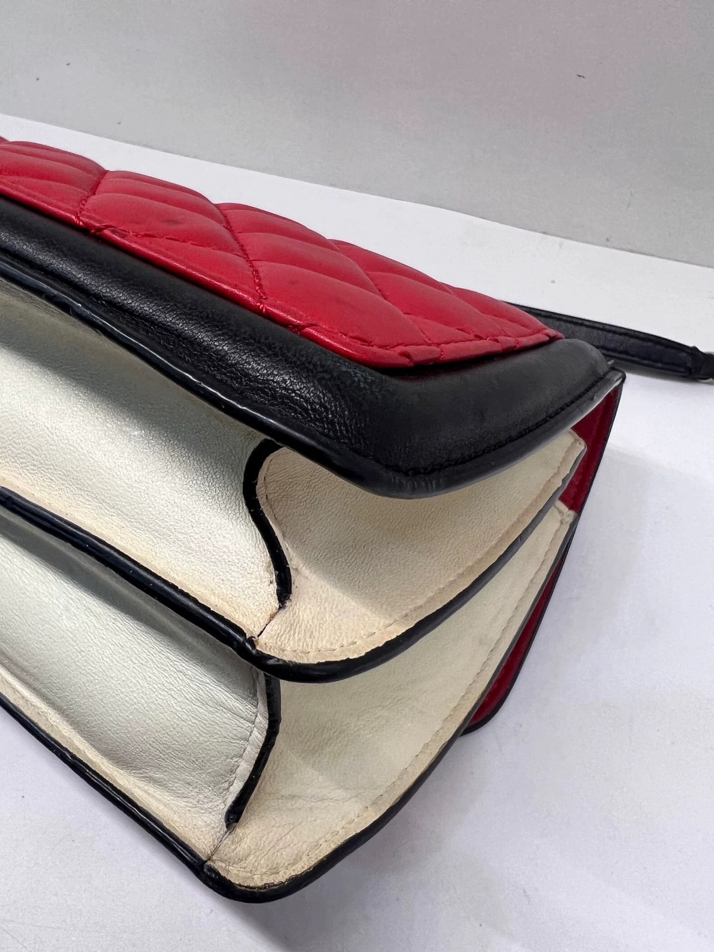 Chanel Pre-loved Bag Very good condition Size ONE SIZE - 8 Thumbnail