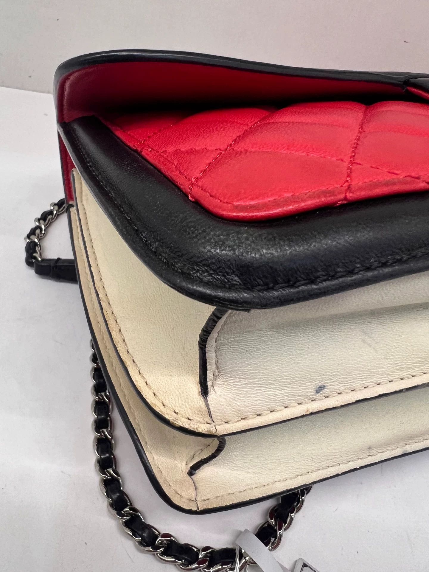 Chanel Pre-loved Bag Very good condition Size ONE SIZE - 4 Thumbnail