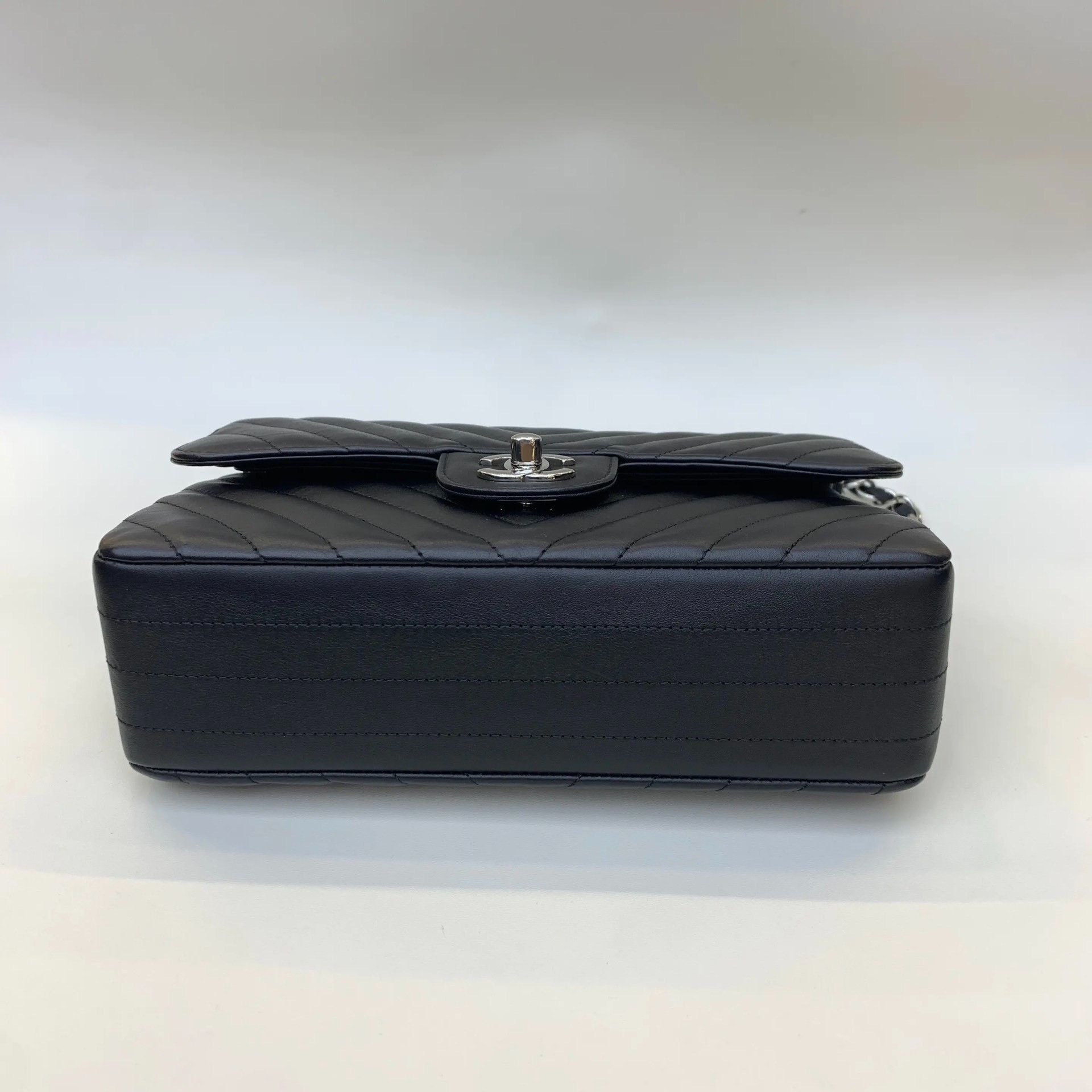 Chanel Pre-loved Bag Very good condition Size ONE SIZE - 6 Thumbnail