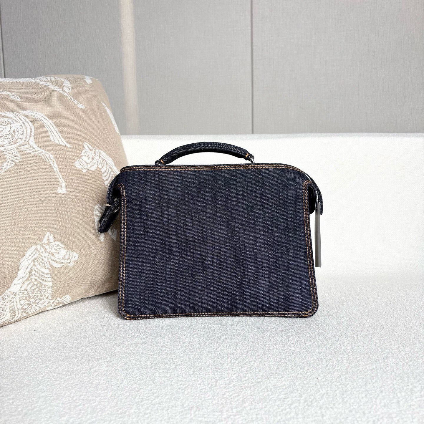 Fendi Pre-loved Bag Very good condition Size ONE SIZE - 3 Thumbnail
