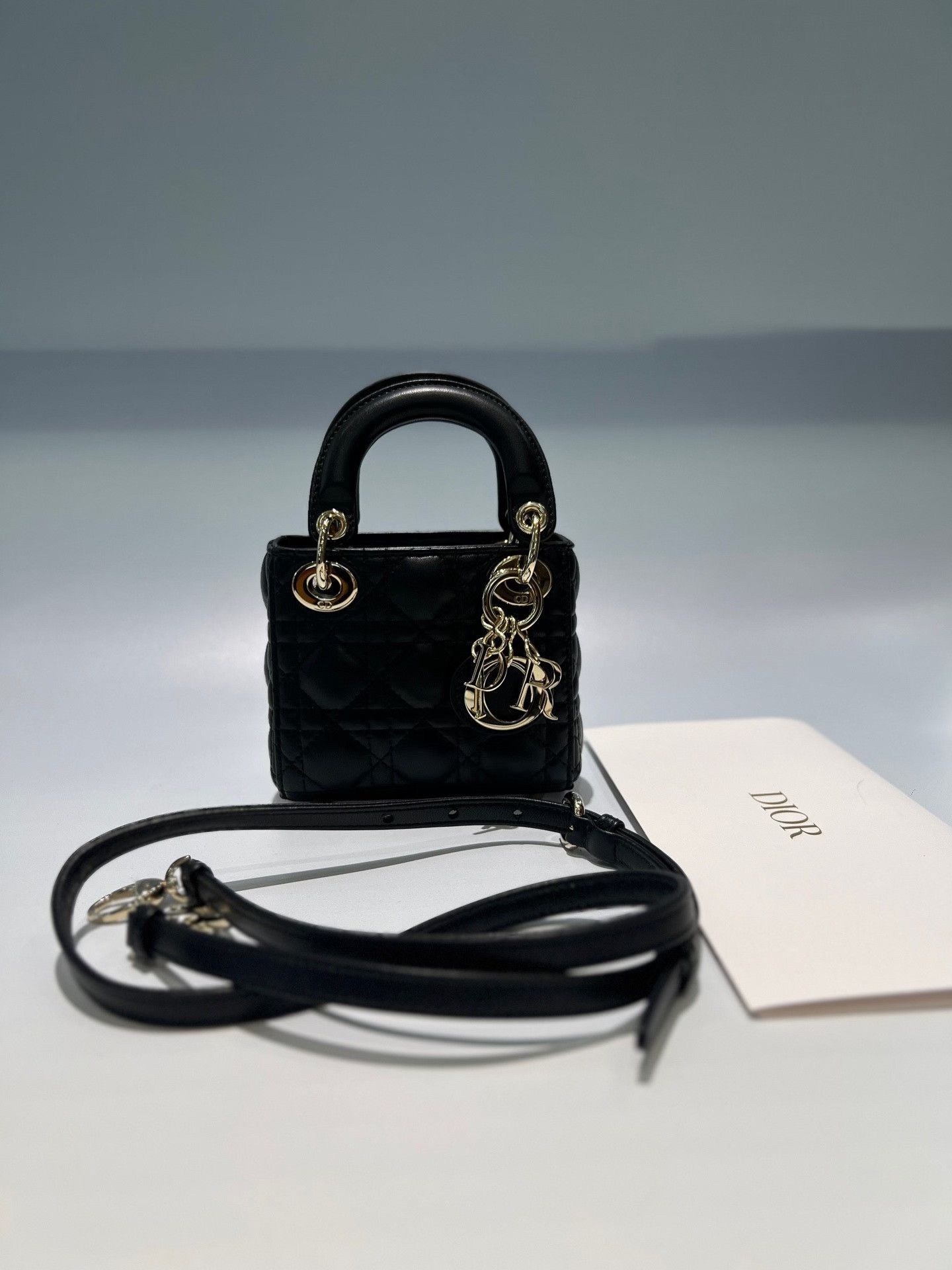 Dior Pre-loved Bag Very good condition Size ONE SIZE - 9 Thumbnail