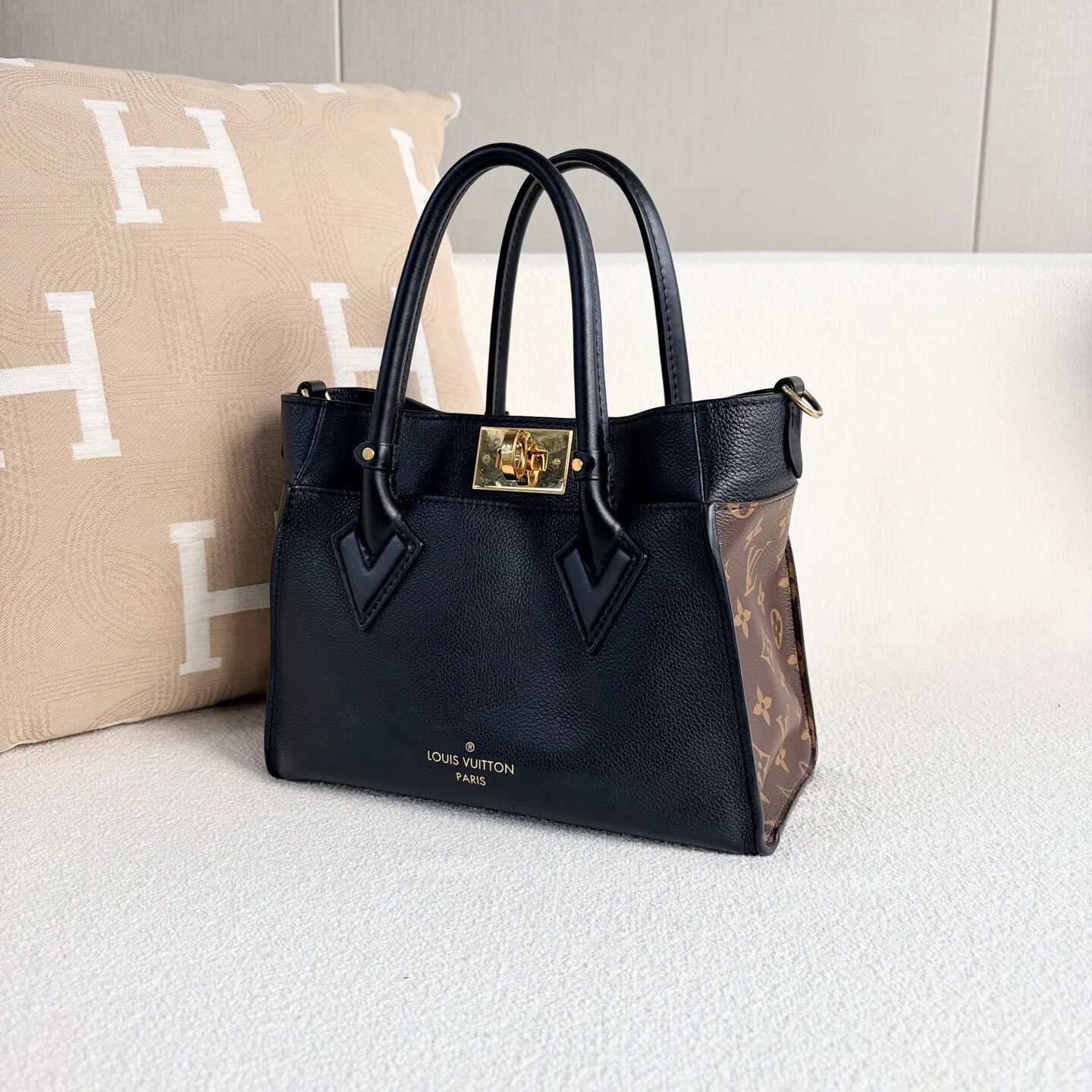 Louis Vuitton Pre-loved Bag Very good condition Size ONE SIZE - 4 Thumbnail