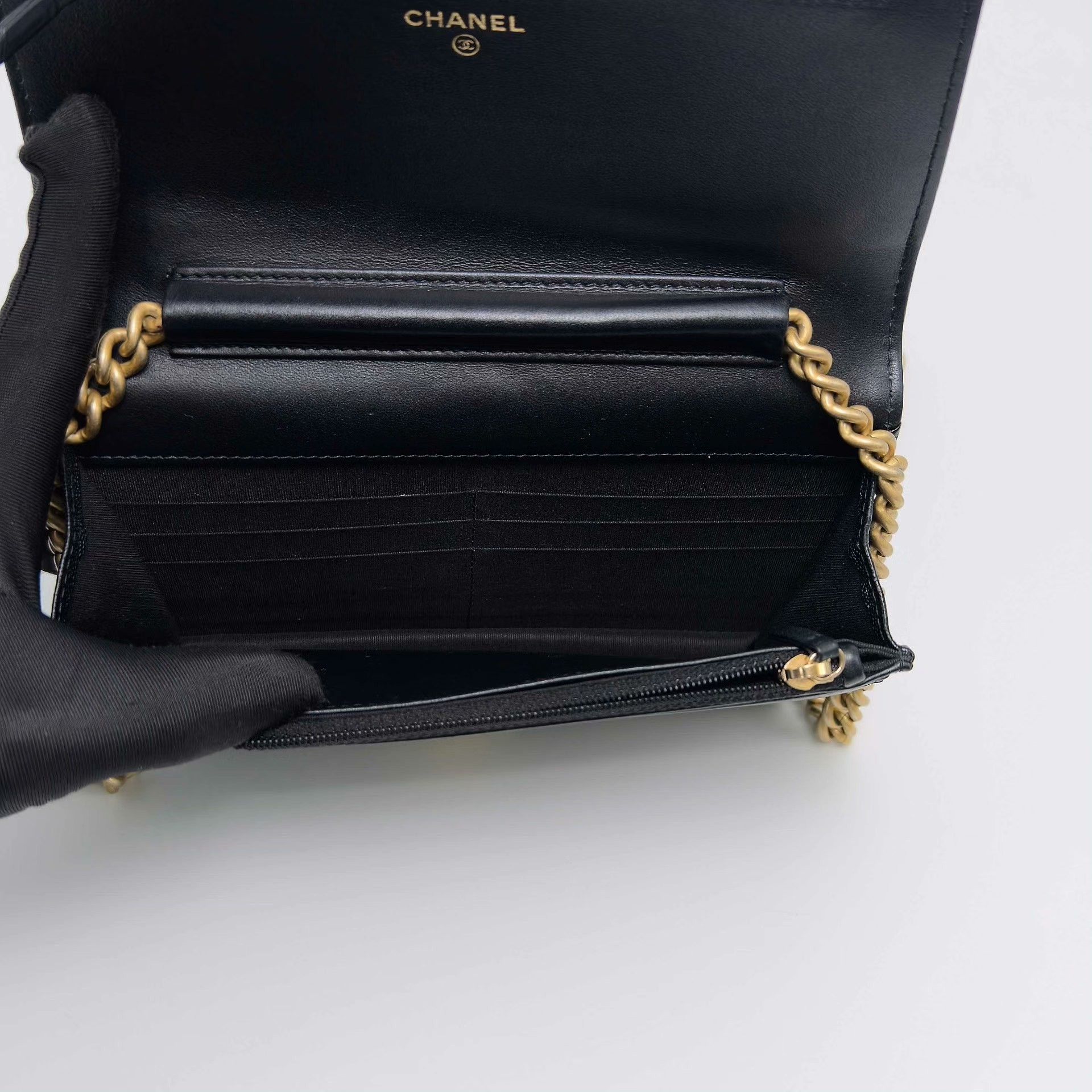Chanel Pre-loved Bag Very good condition Size ONE SIZE - 6 Thumbnail