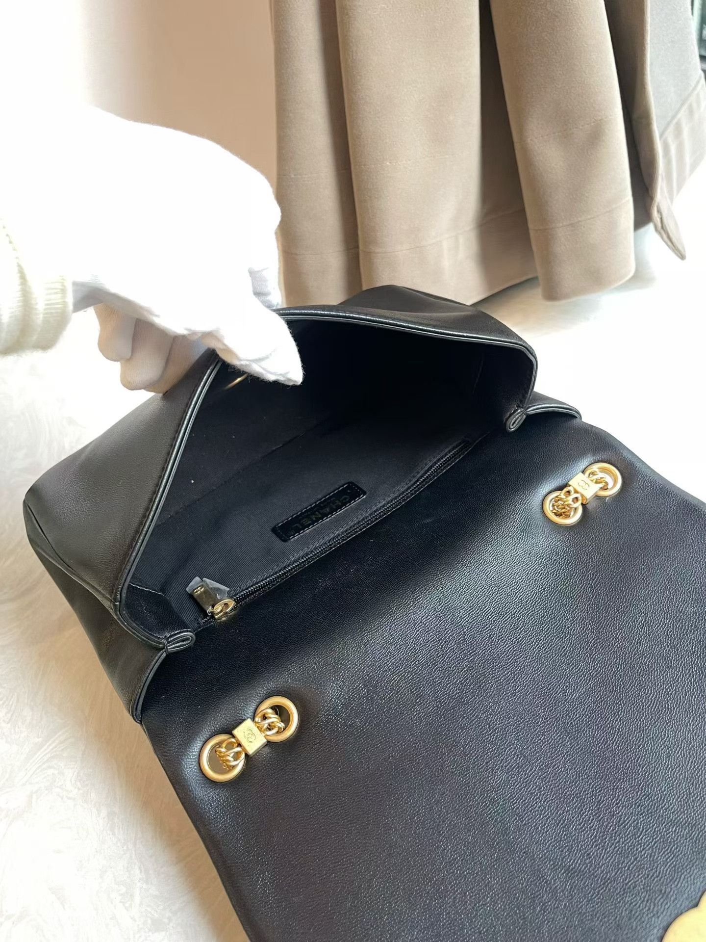 Chanel Pre-loved Bag Very good condition Size ONE SIZE - 9 Thumbnail