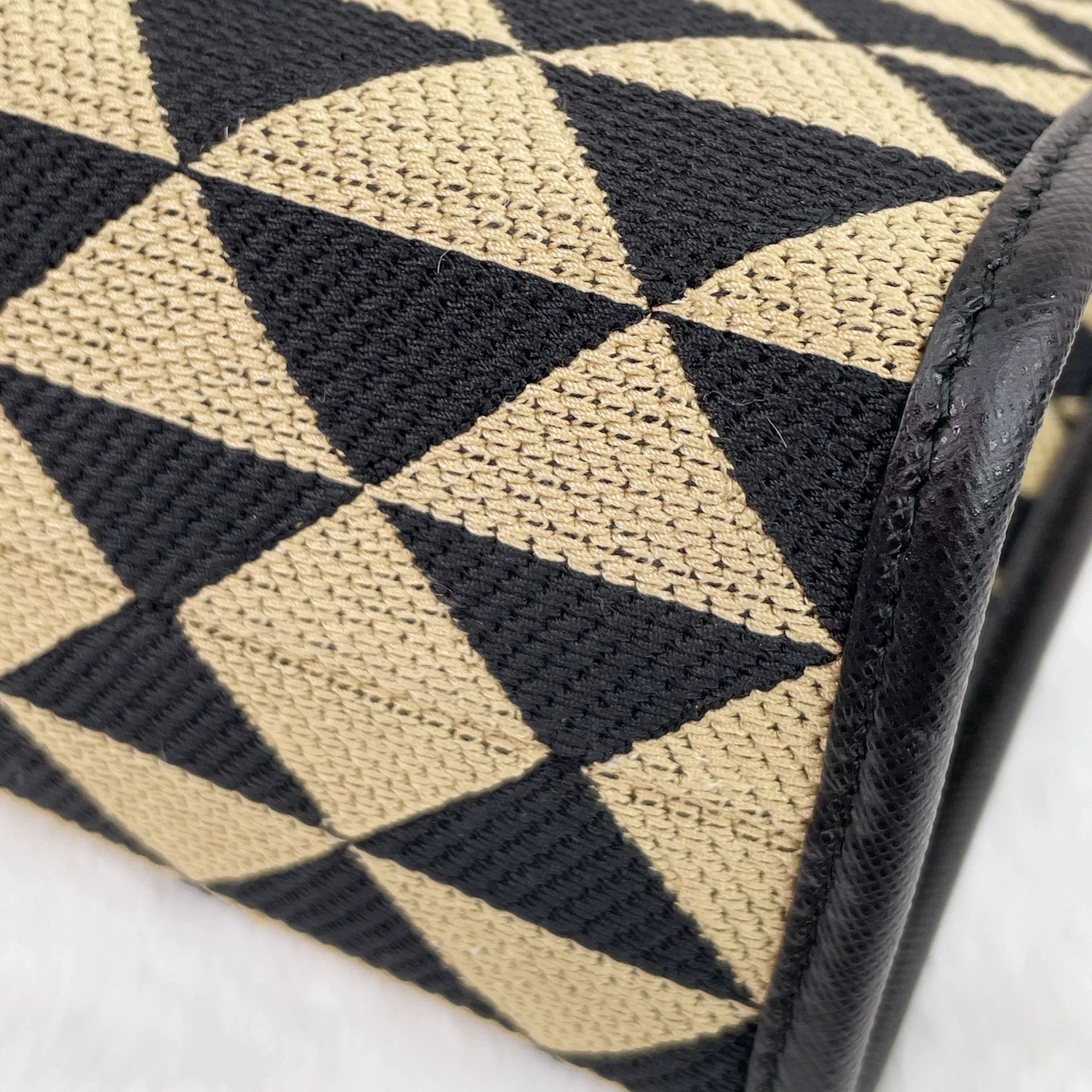 Prada Pre-loved Bag Very good condition Size ONE SIZE - 6 Thumbnail