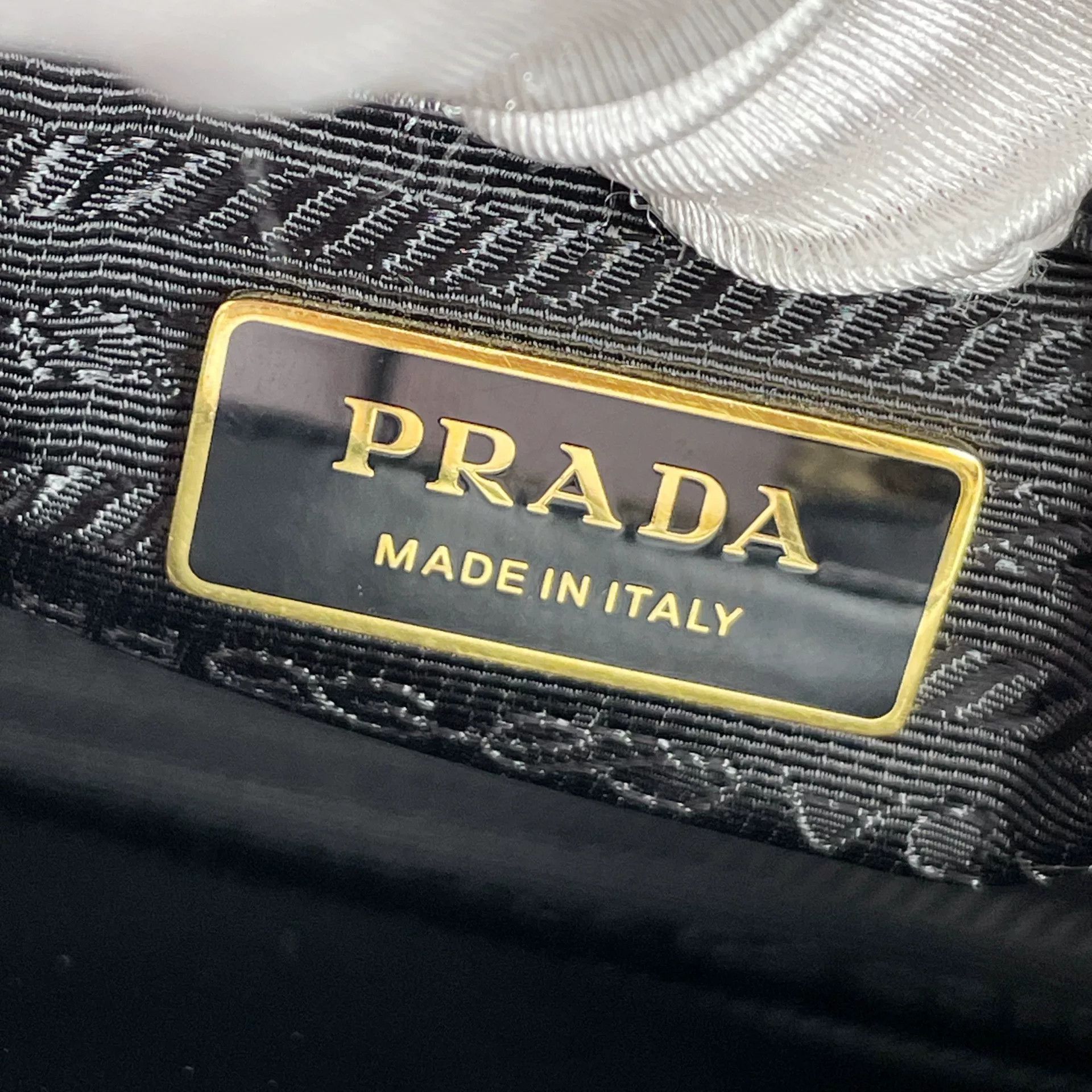 Prada Pre-loved Bag Very good condition Size ONE SIZE - 8 Thumbnail