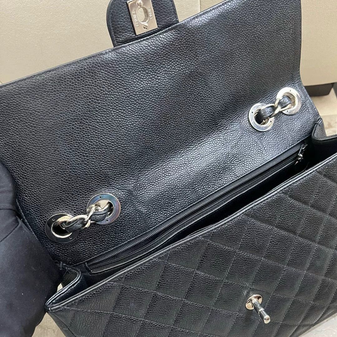 Chanel Pre-loved Bag Very good condition Size ONE SIZE - 8 Thumbnail