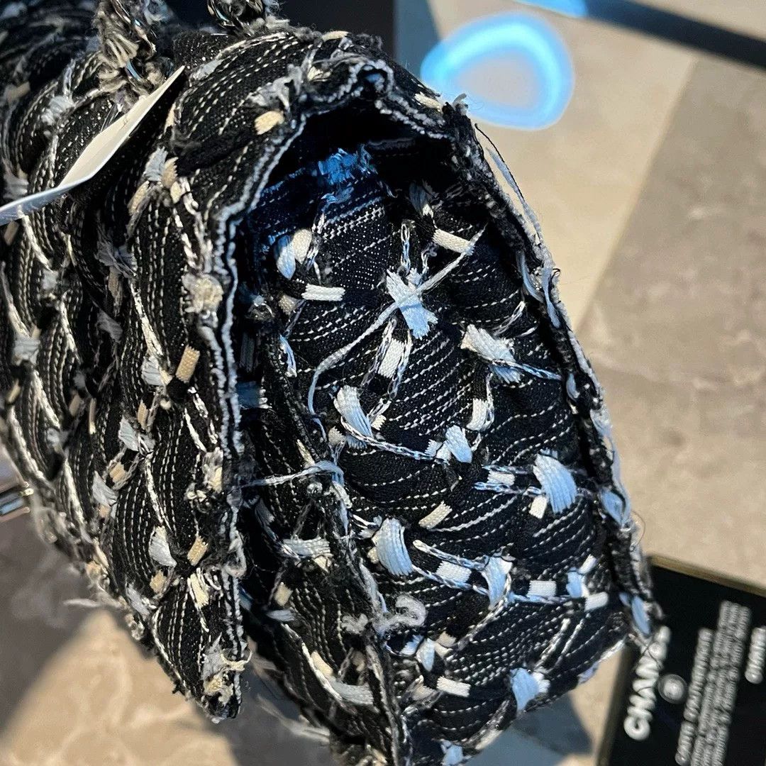 Chanel Pre-loved Bag Very good condition Size ONE SIZE - 5 Thumbnail