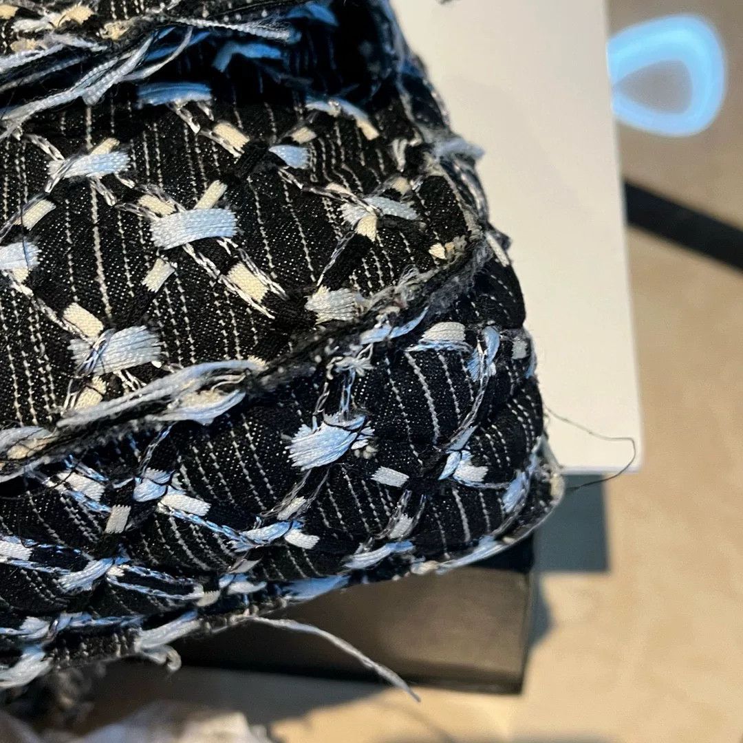 Chanel Pre-loved Bag Very good condition Size ONE SIZE - 7 Thumbnail