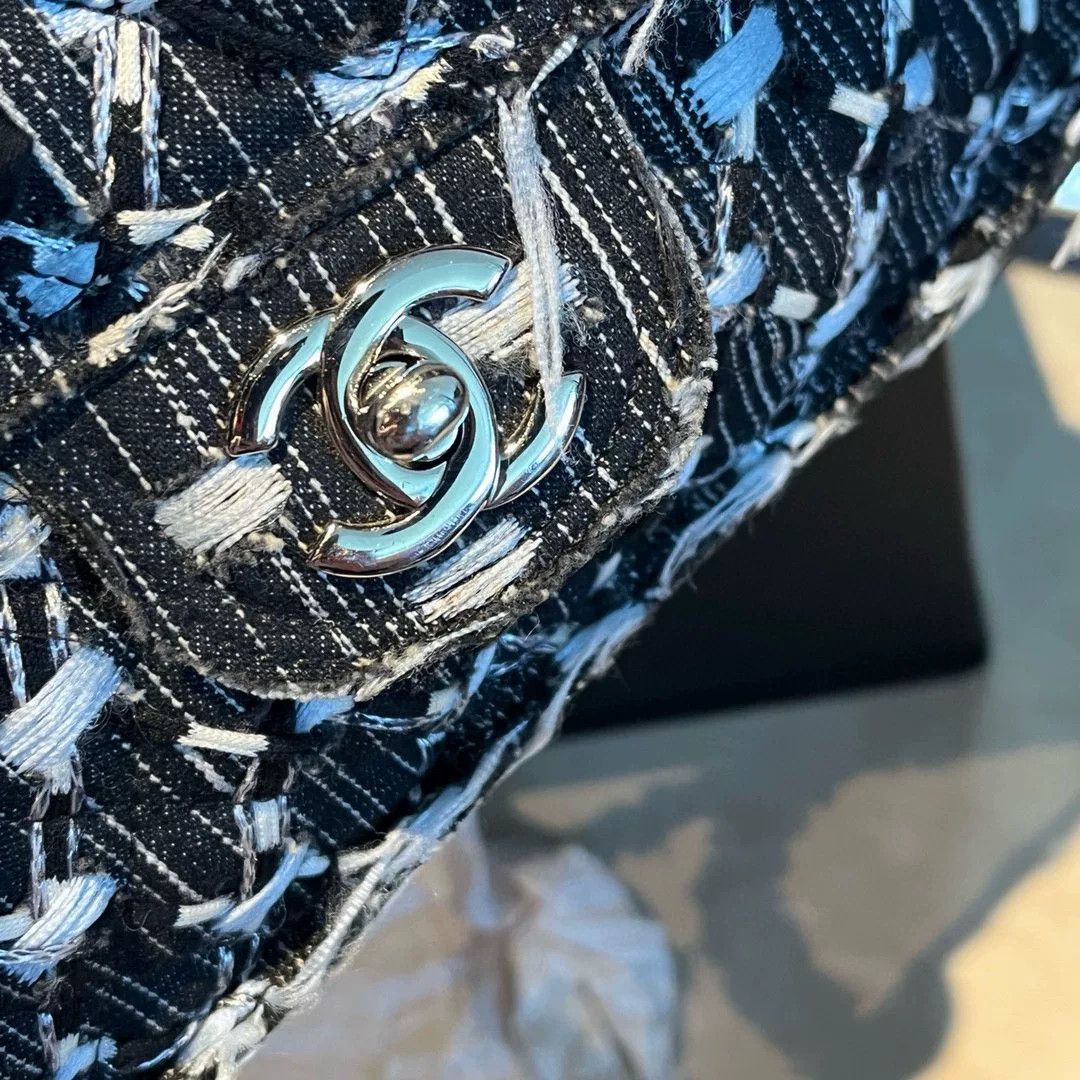 Chanel Pre-loved Bag Very good condition Size ONE SIZE - 3 Thumbnail
