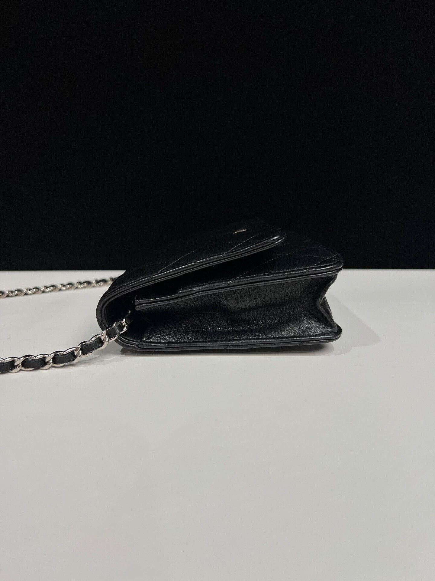 Chanel Pre-loved Bag Very good condition Size ONE SIZE - 4 Thumbnail