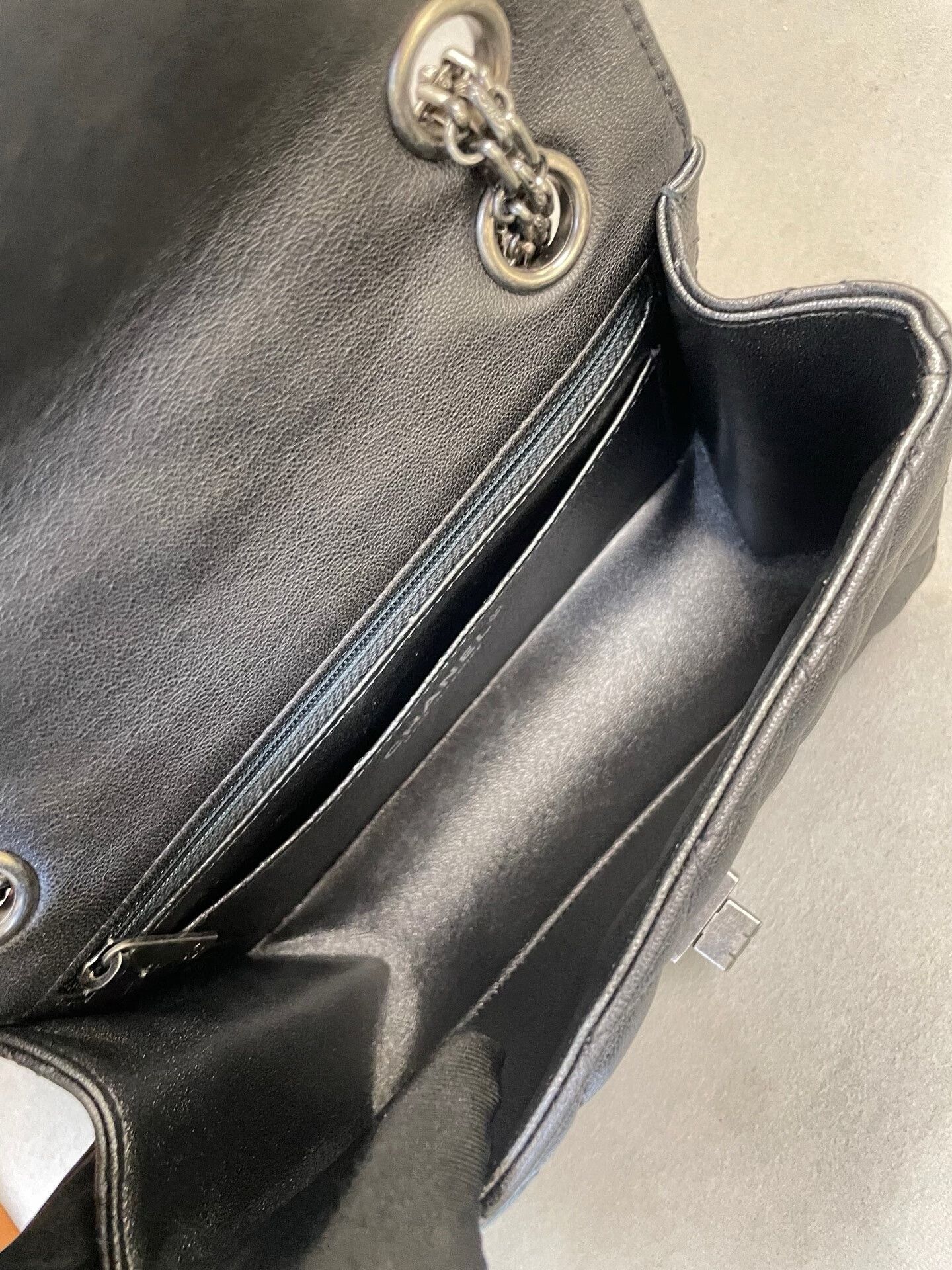 Chanel Pre-loved Bag Very good condition Size ONE SIZE - 6 Thumbnail