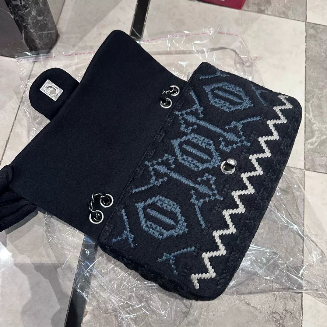 Chanel Pre-loved Bag Very good condition Size ONE SIZE - 4 Thumbnail