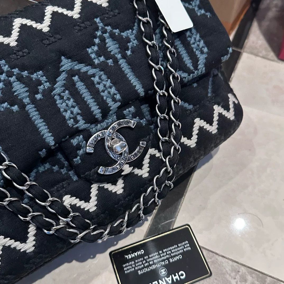 Chanel Pre-loved Bag Very good condition Size ONE SIZE - 2 Thumbnail