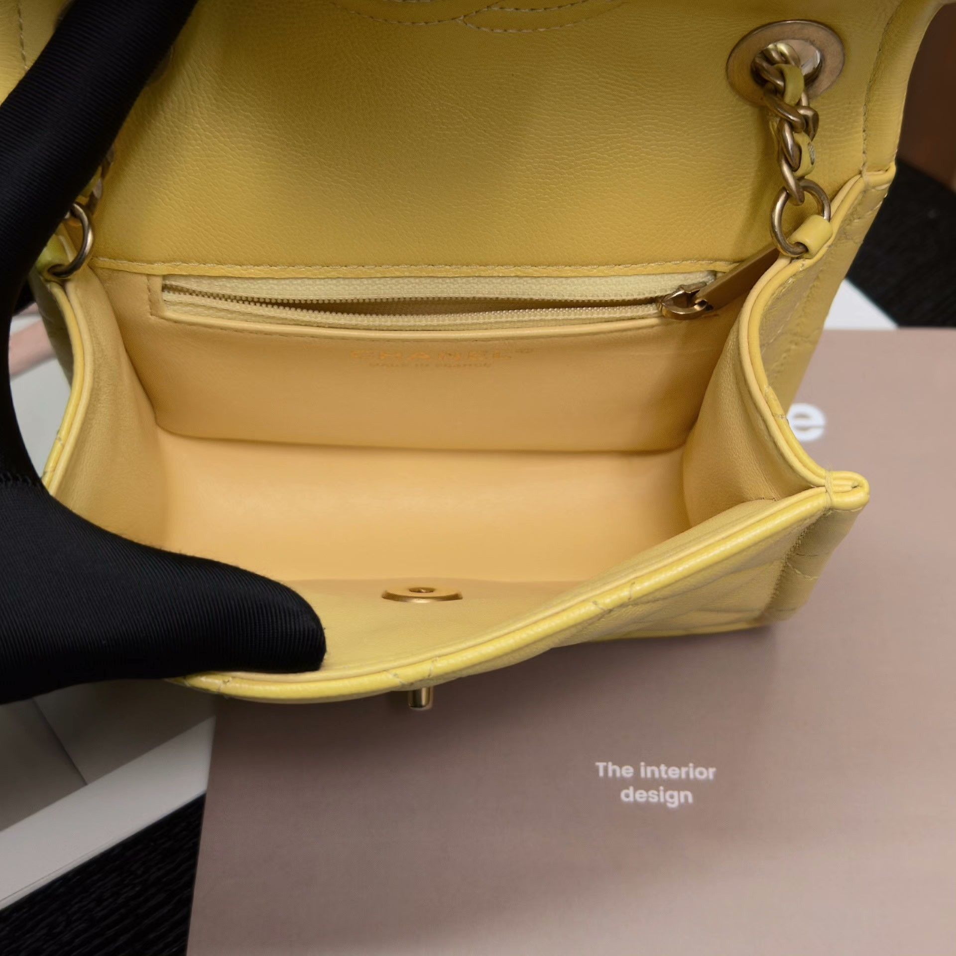 Chanel Pre-loved Bag Very good condition Size ONE SIZE - 6 Thumbnail