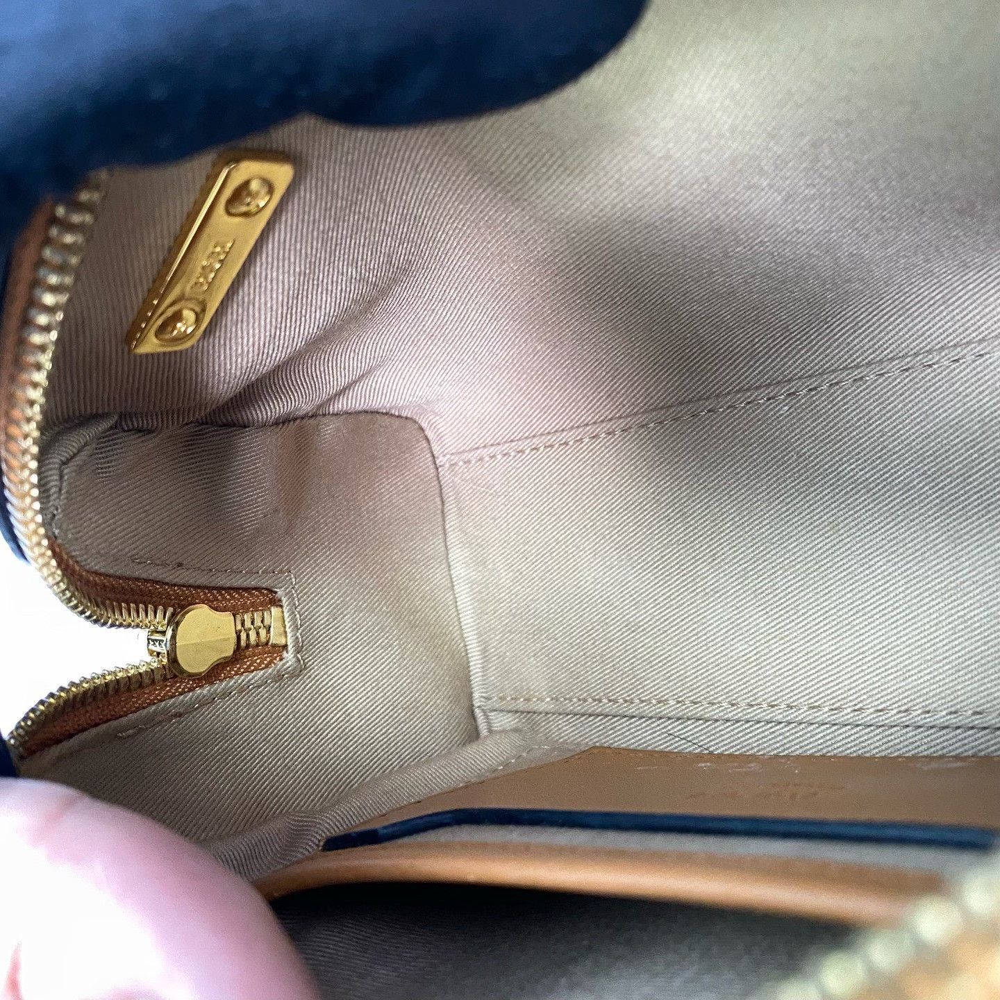 MCM Pre-loved Bag Very good condition Size ONE SIZE - 7 Thumbnail