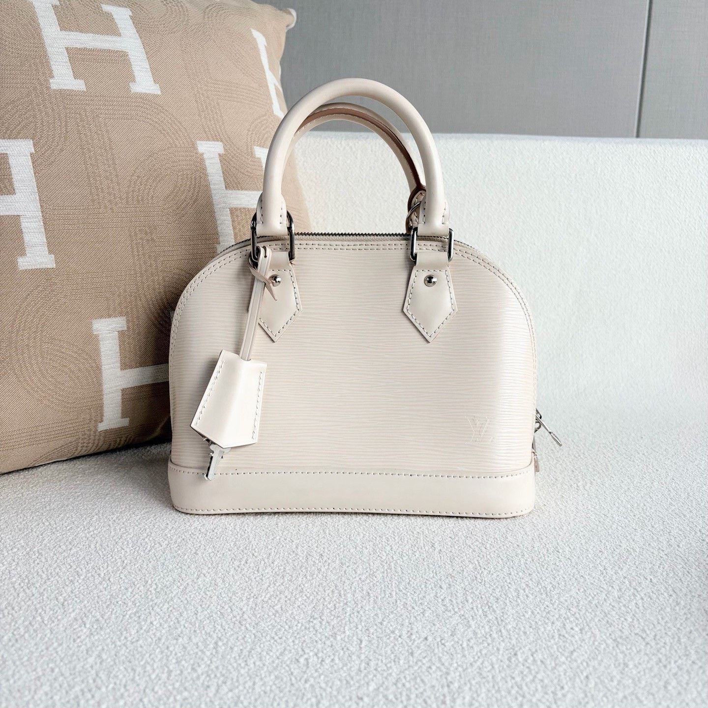 Louis Vuitton Pre-loved Bag Very good condition Size ONE SIZE - 3 Thumbnail
