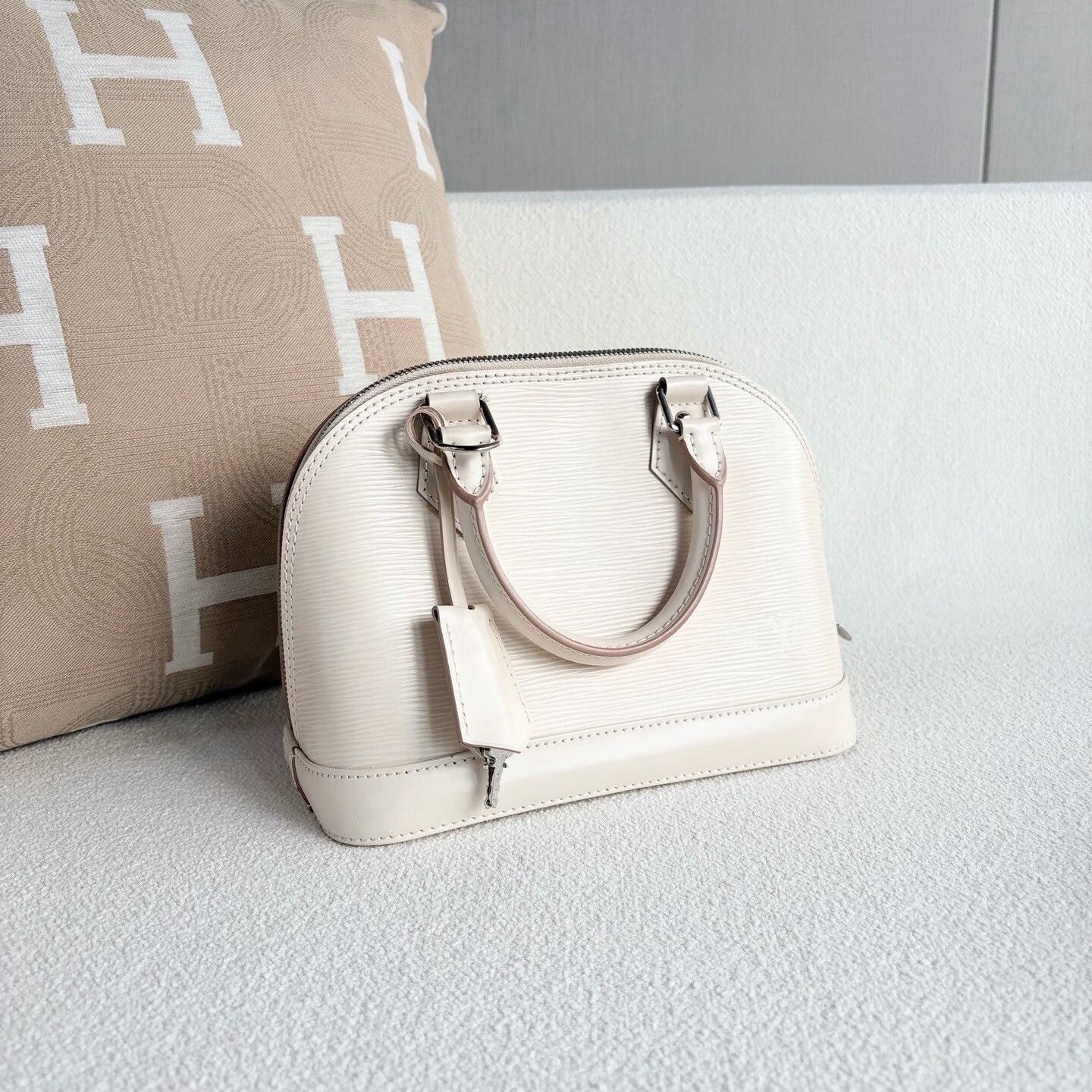 Louis Vuitton Pre-loved Bag Very good condition Size ONE SIZE - 6 Thumbnail