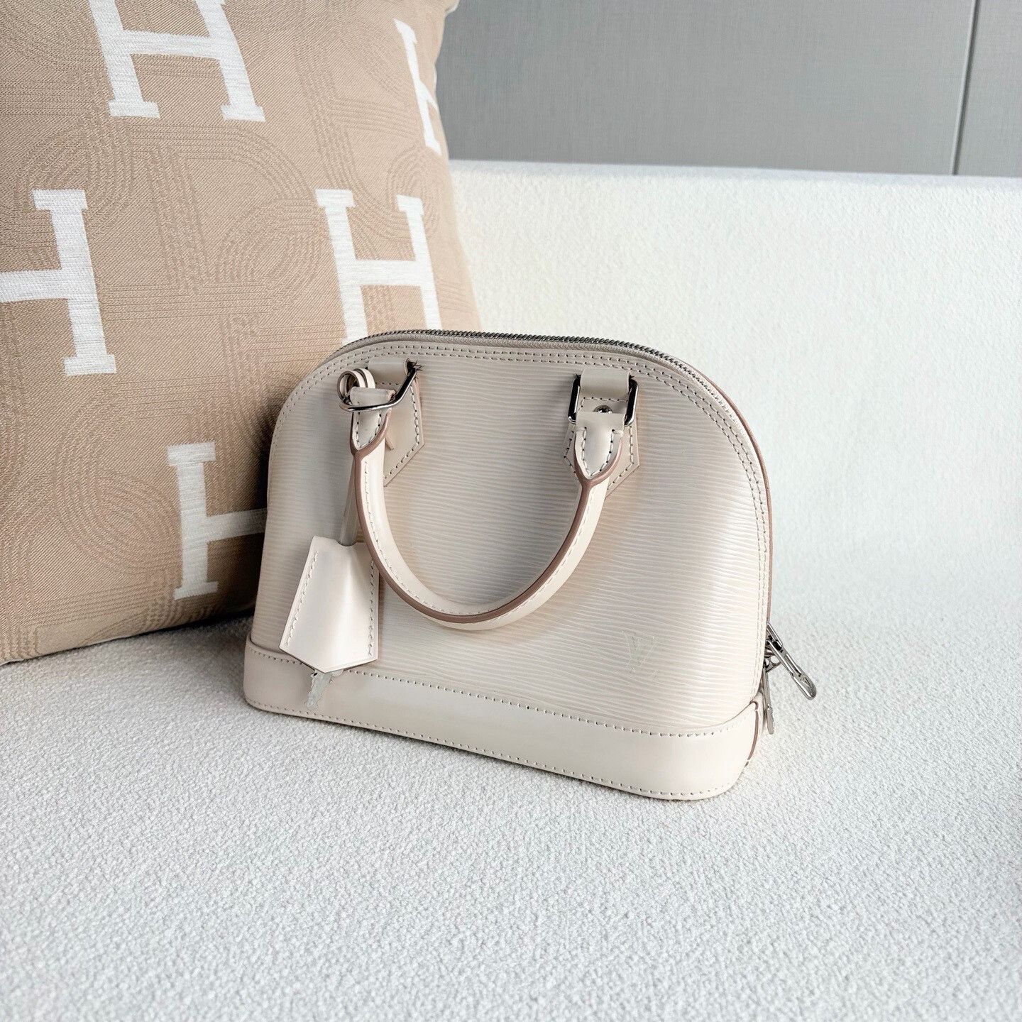 Louis Vuitton Pre-loved Bag Very good condition Size ONE SIZE - 4 Thumbnail