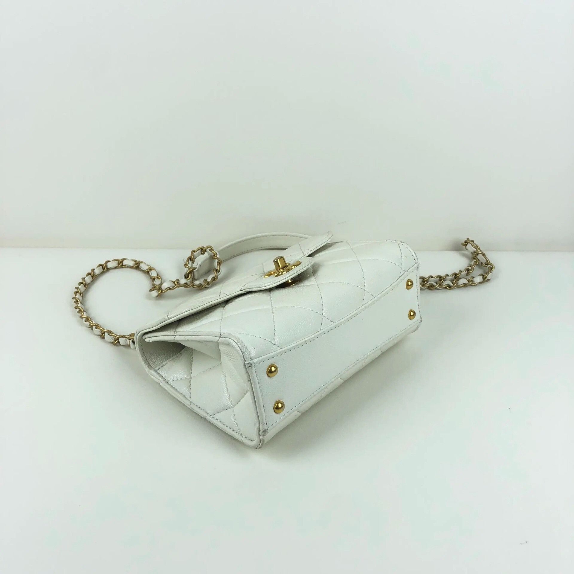 Chanel Pre-loved Bag Very good condition Size ONE SIZE - 5 Thumbnail