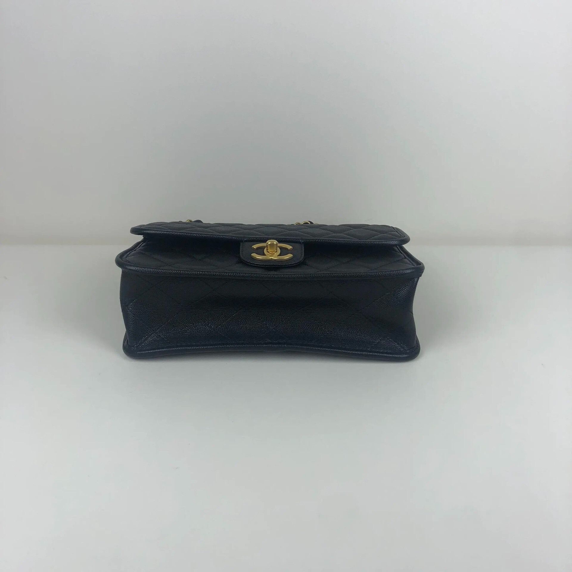 Chanel Pre-loved Bag Very good condition Size ONE SIZE - 4 Thumbnail