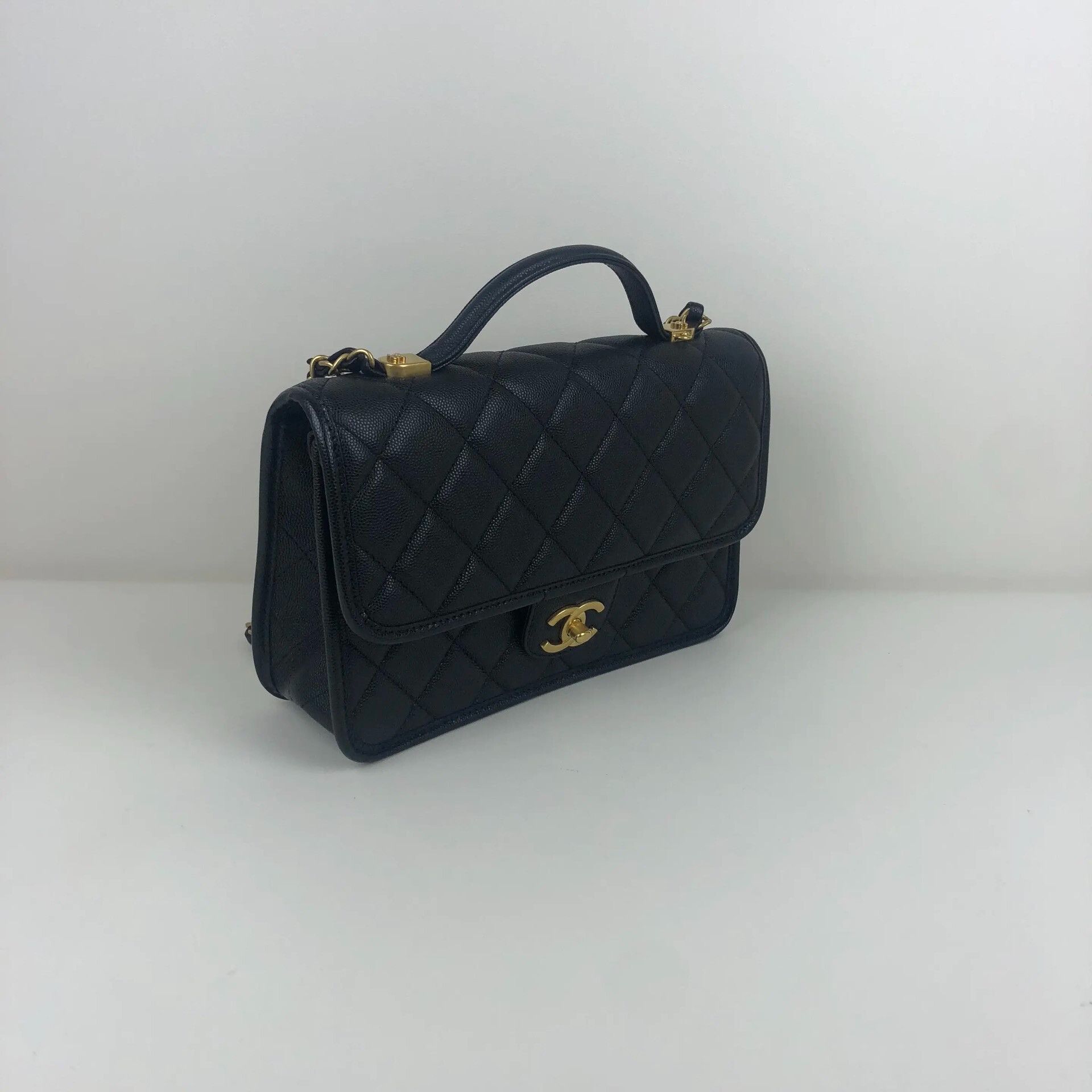 Chanel Pre-loved Bag Very good condition Size ONE SIZE - 2 Thumbnail