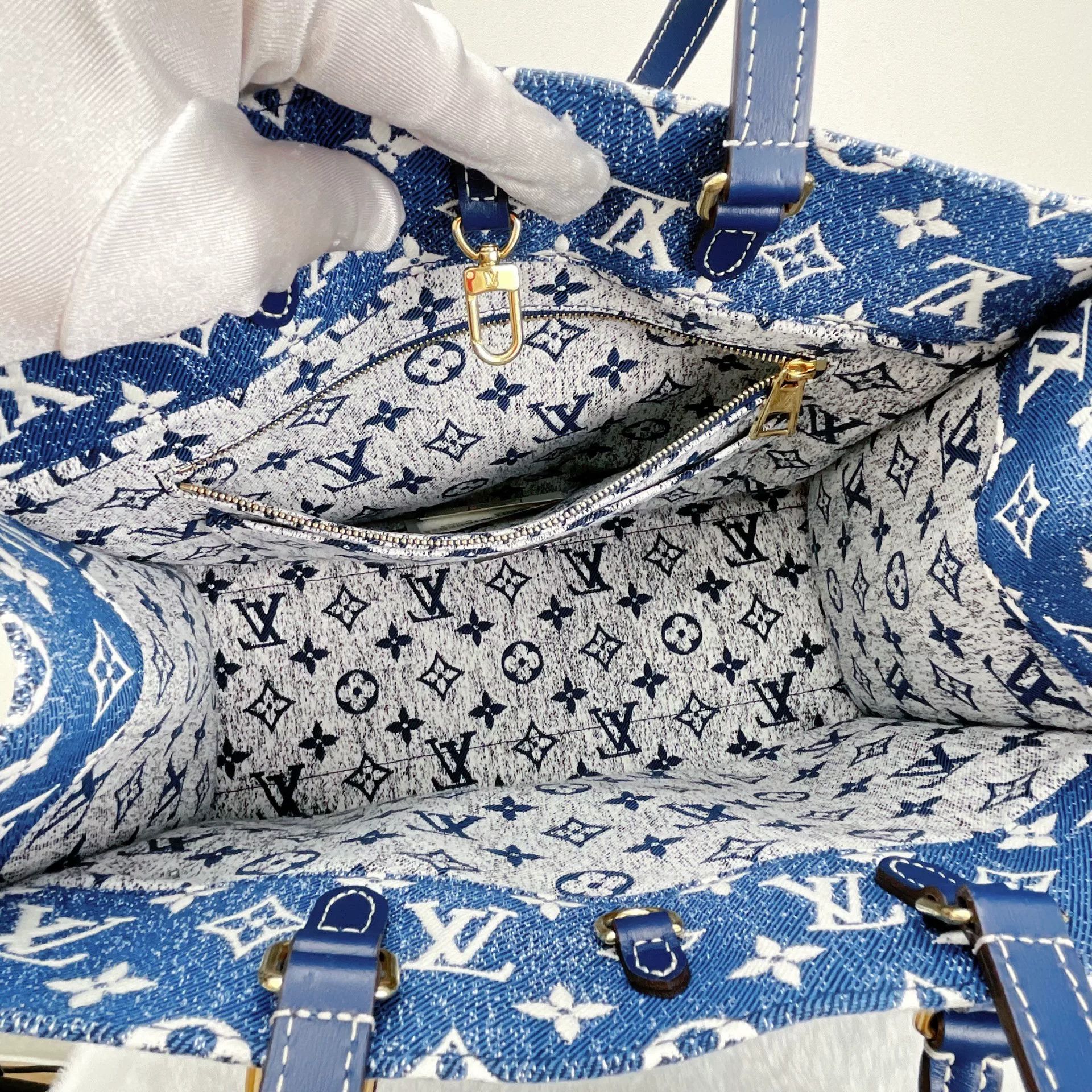 Louis Vuitton Pre-loved Bag Very good condition Size ONE SIZE - 8 Thumbnail