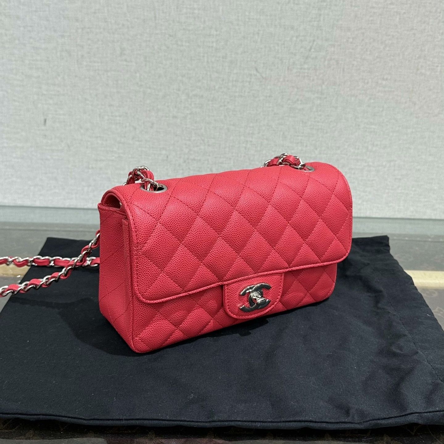Chanel Pre-loved Bag Very good condition Size ONE SIZE - 2 Thumbnail