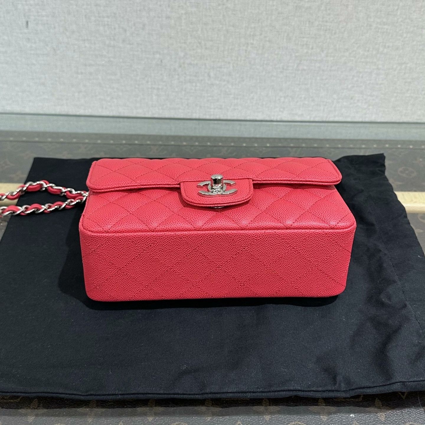 Chanel Pre-loved Bag Very good condition Size ONE SIZE - 5 Thumbnail