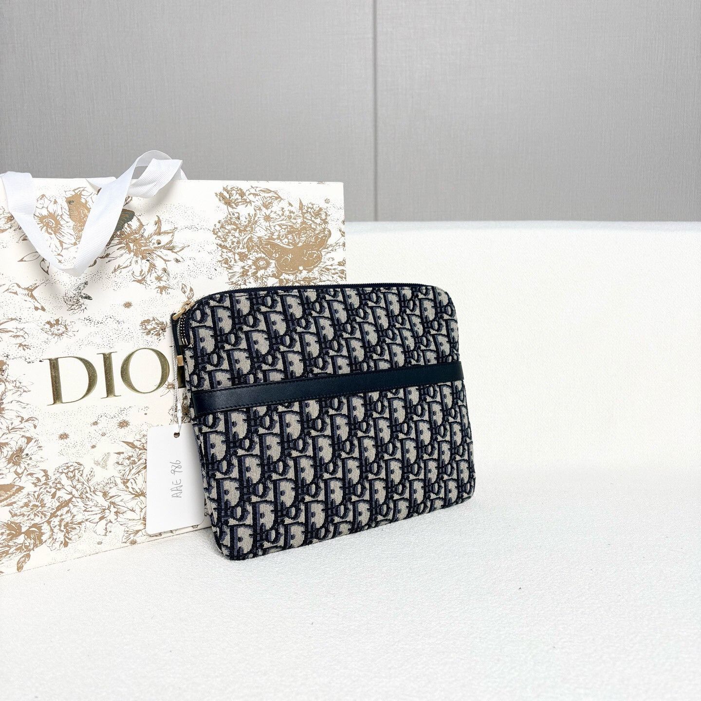 Dior Pre-loved Bag Very good condition Size ONE SIZE - 4 Thumbnail